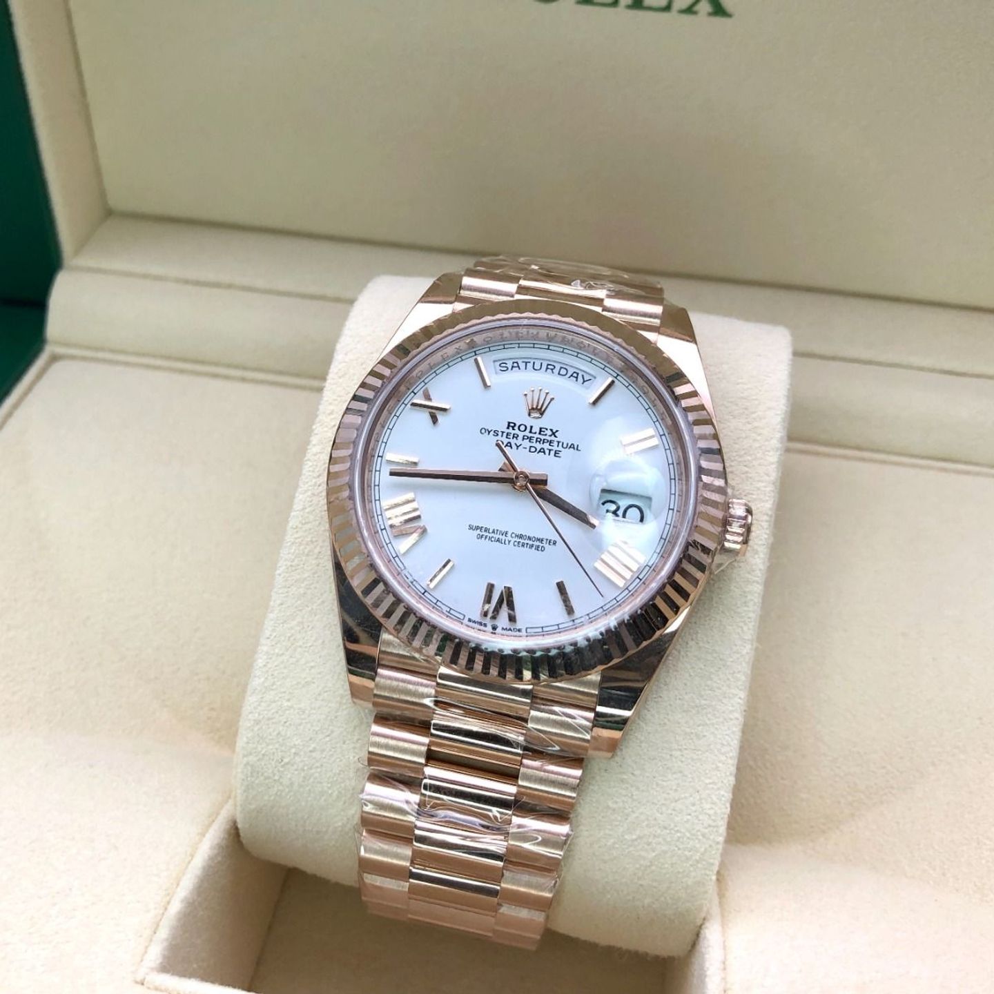 Rolex Day-Date 40 228235 (2022) - White dial 40 mm Rose Gold case (2/7)