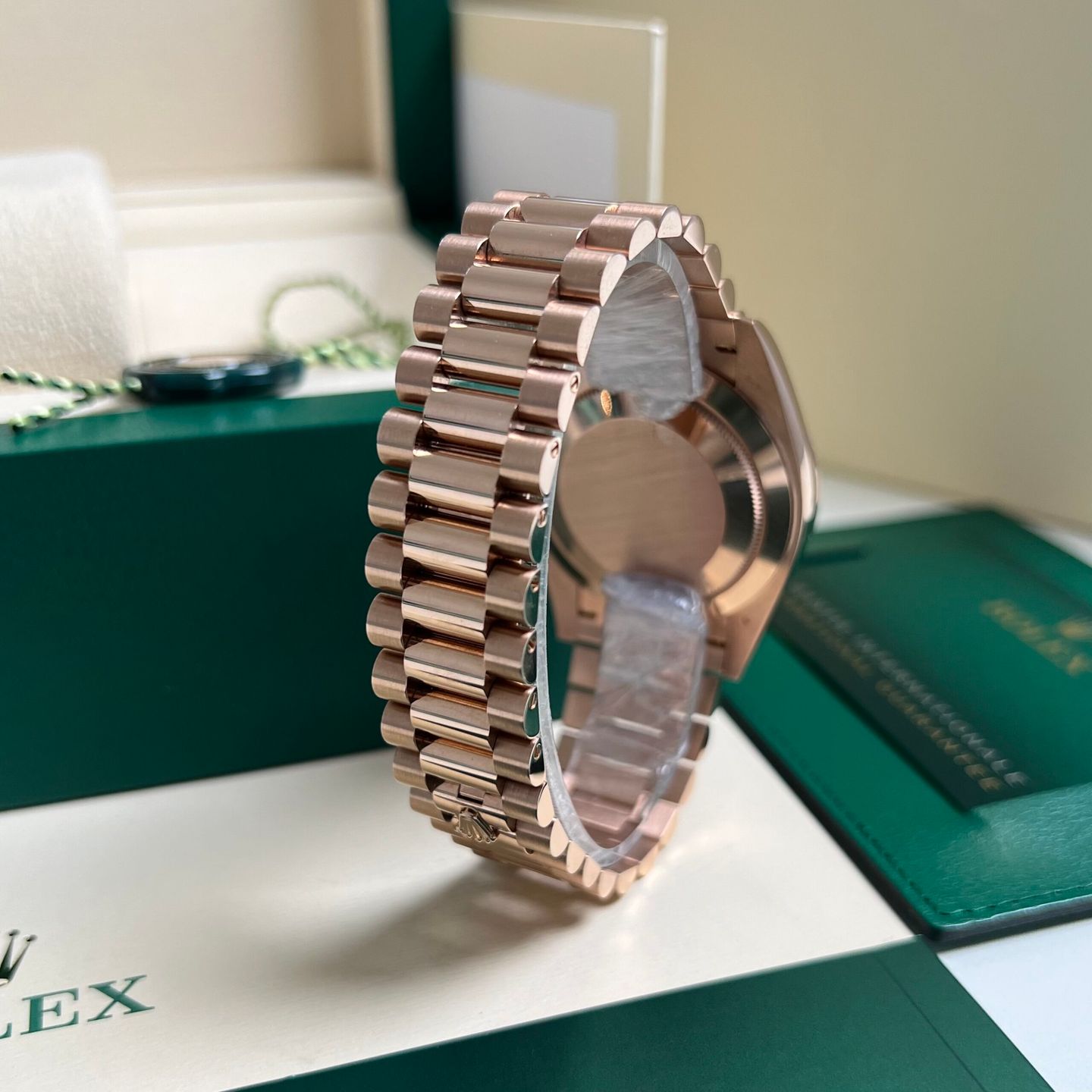 Rolex Day-Date 40 228235 (2021) - Brown dial 40 mm Rose Gold case (4/8)