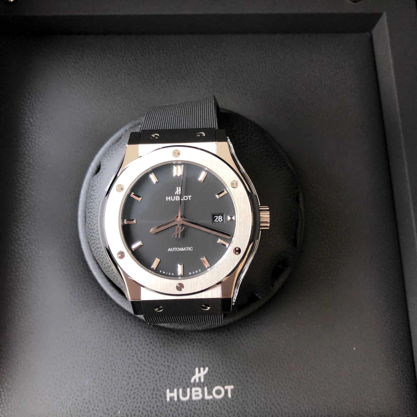 Hublot Classic Fusion 542.NX.1171.RX (2022) - Black dial 42 mm Titanium case (6/7)
