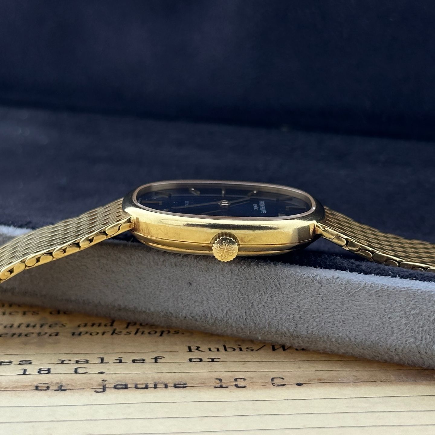 Patek Philippe Golden Ellipse 4226 - (3/8)