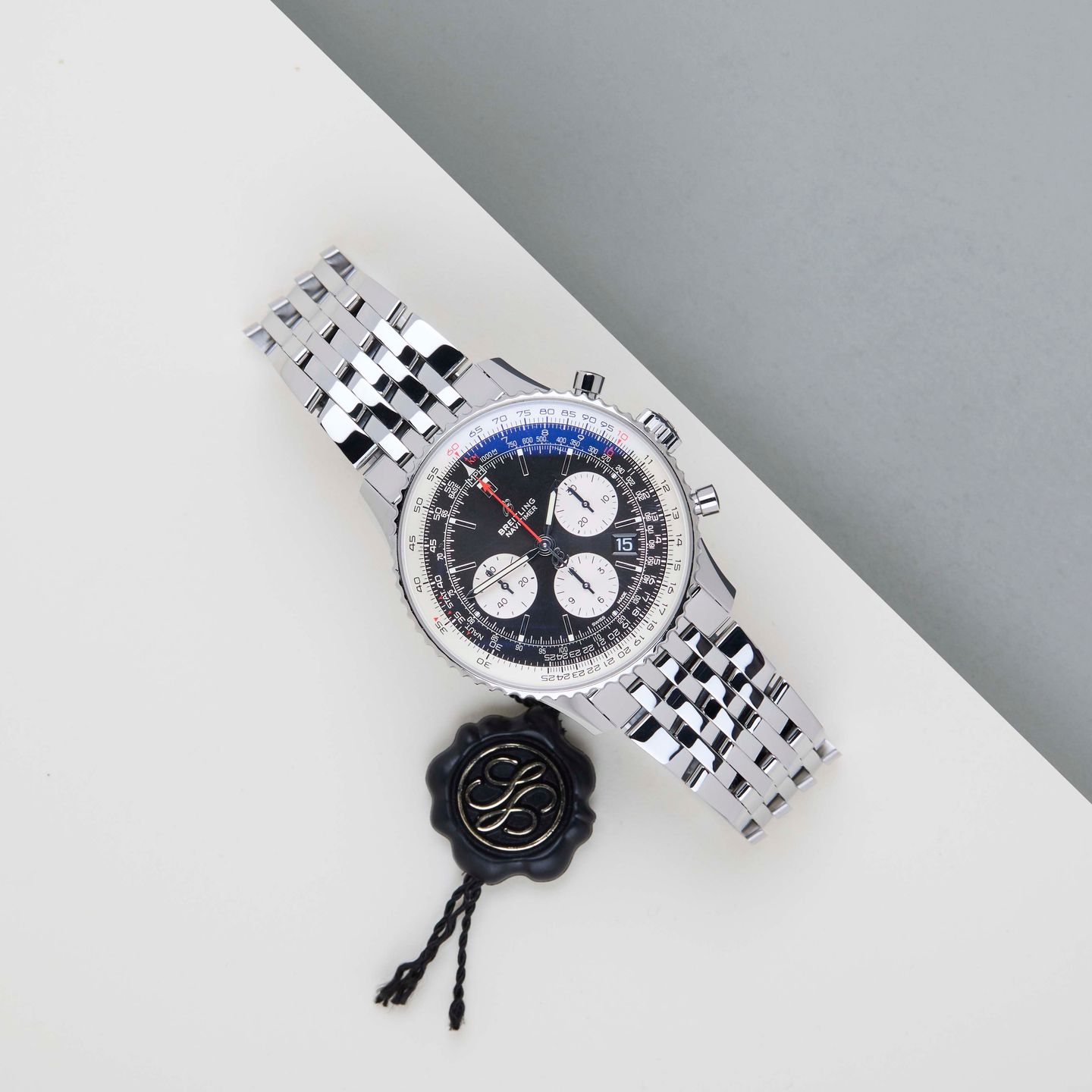 Breitling Navitimer 01 AB0121 (2022) - 43 mm Steel case (2/8)