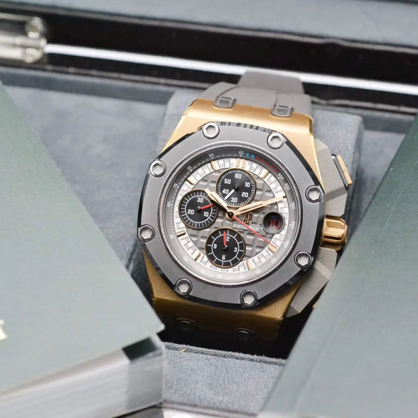 Audemars Piguet Royal Oak Offshore 26568OM.OO.A004CA.01 - (8/8)