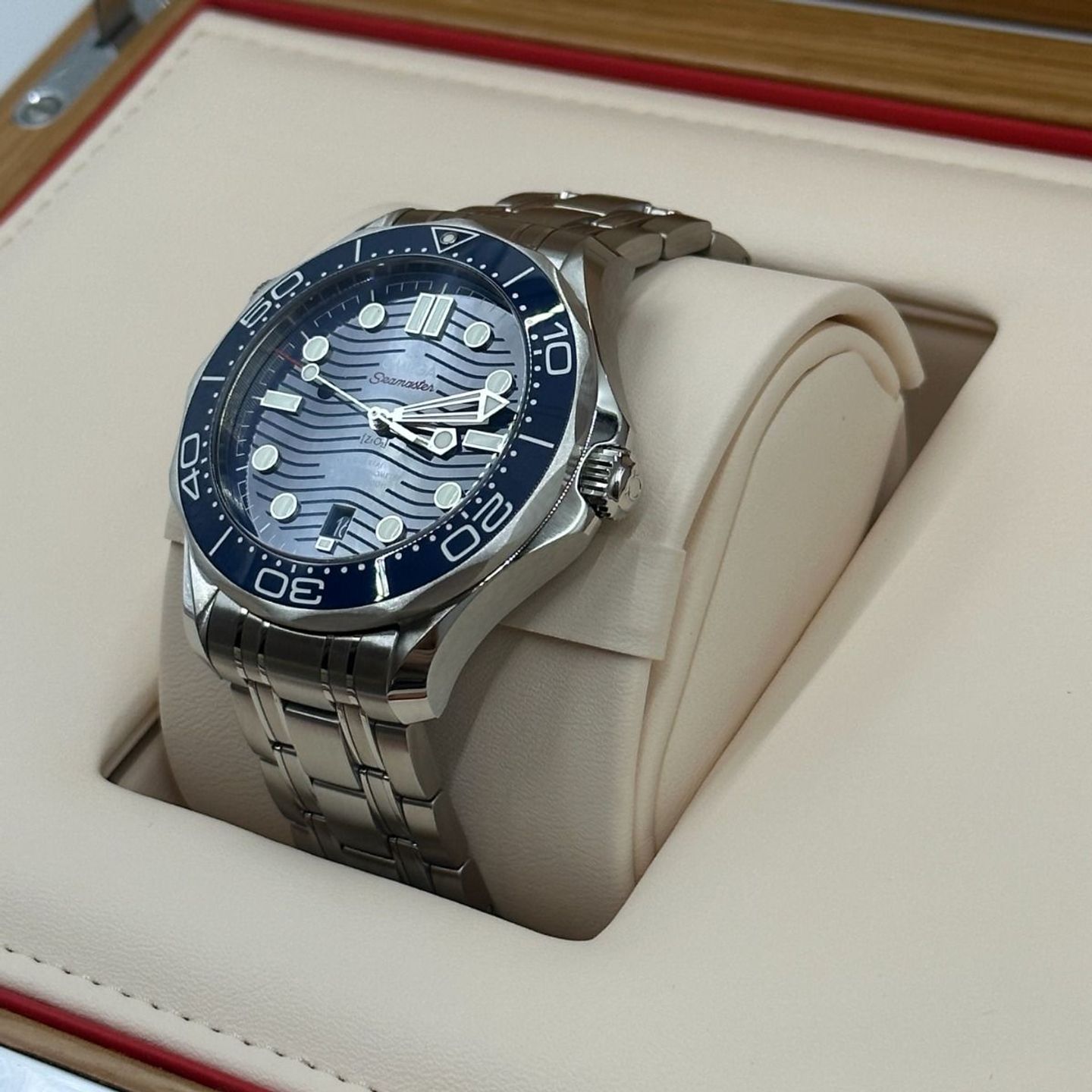 Omega Seamaster Diver 300 M 210.30.42.20.03.001 (2023) - Blue dial 42 mm Steel case (6/8)