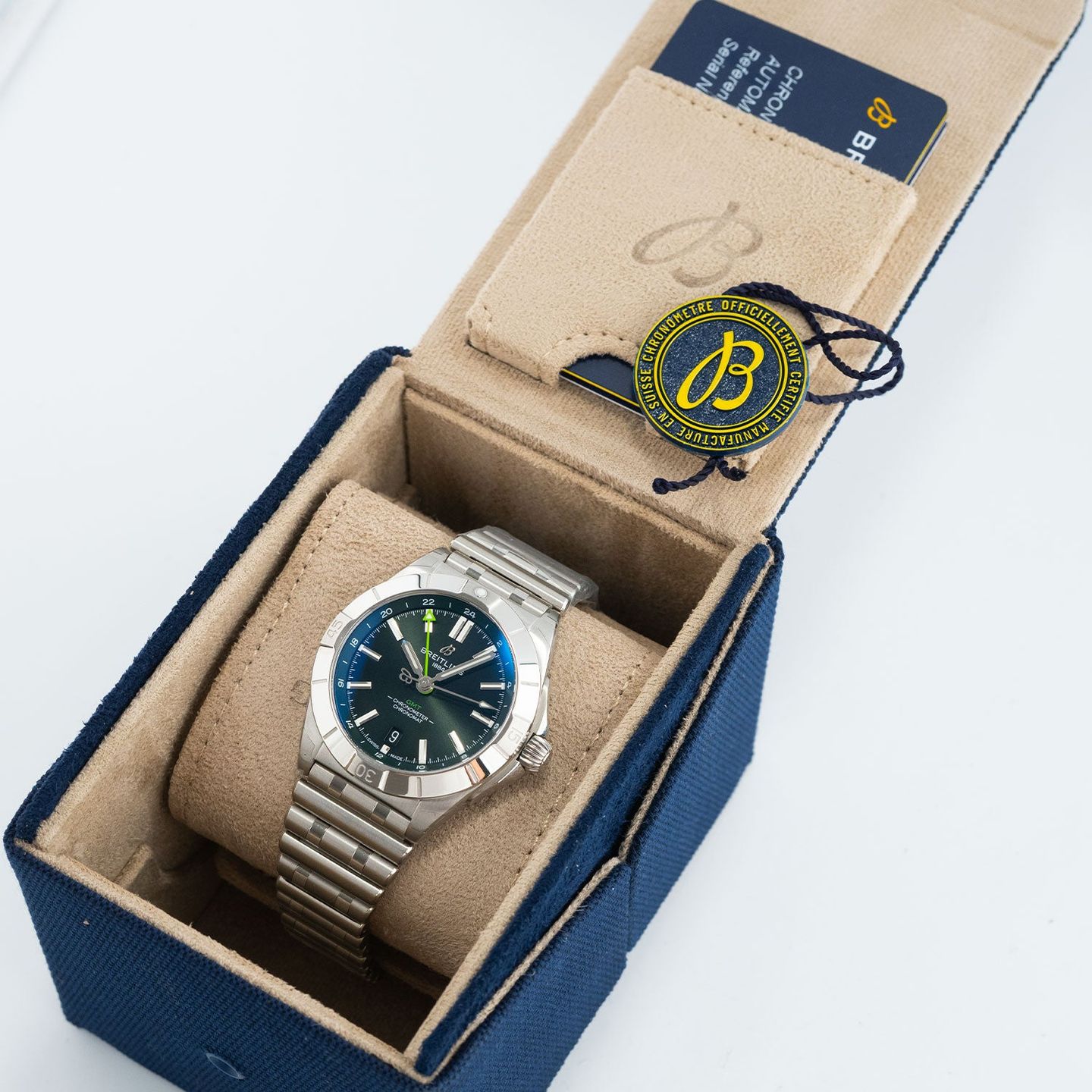 Breitling Chronomat GMT P323981A1L1A1 (2025) - Green dial 40 mm Steel case (5/5)