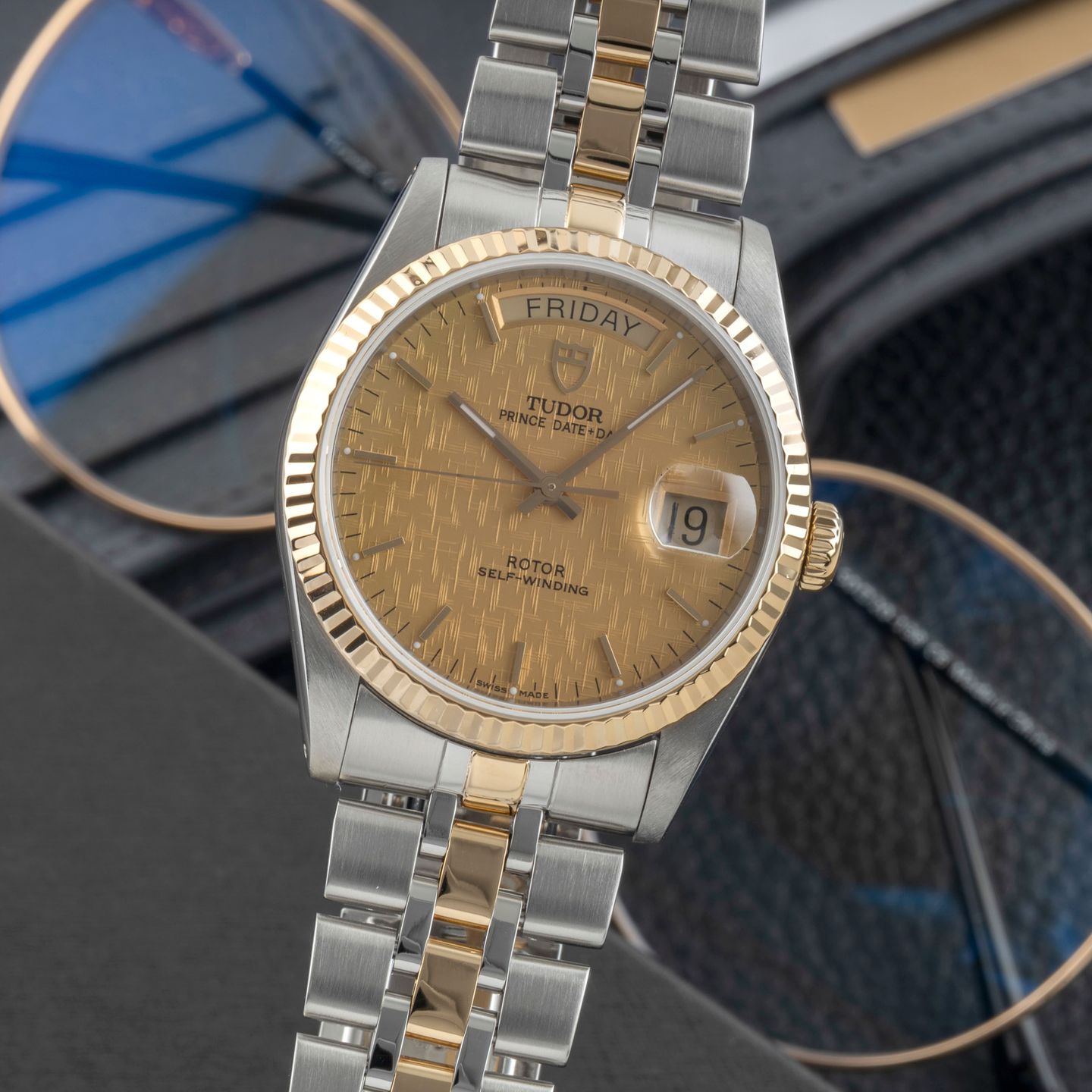 Tudor Prince Date 76213 - (3/8)