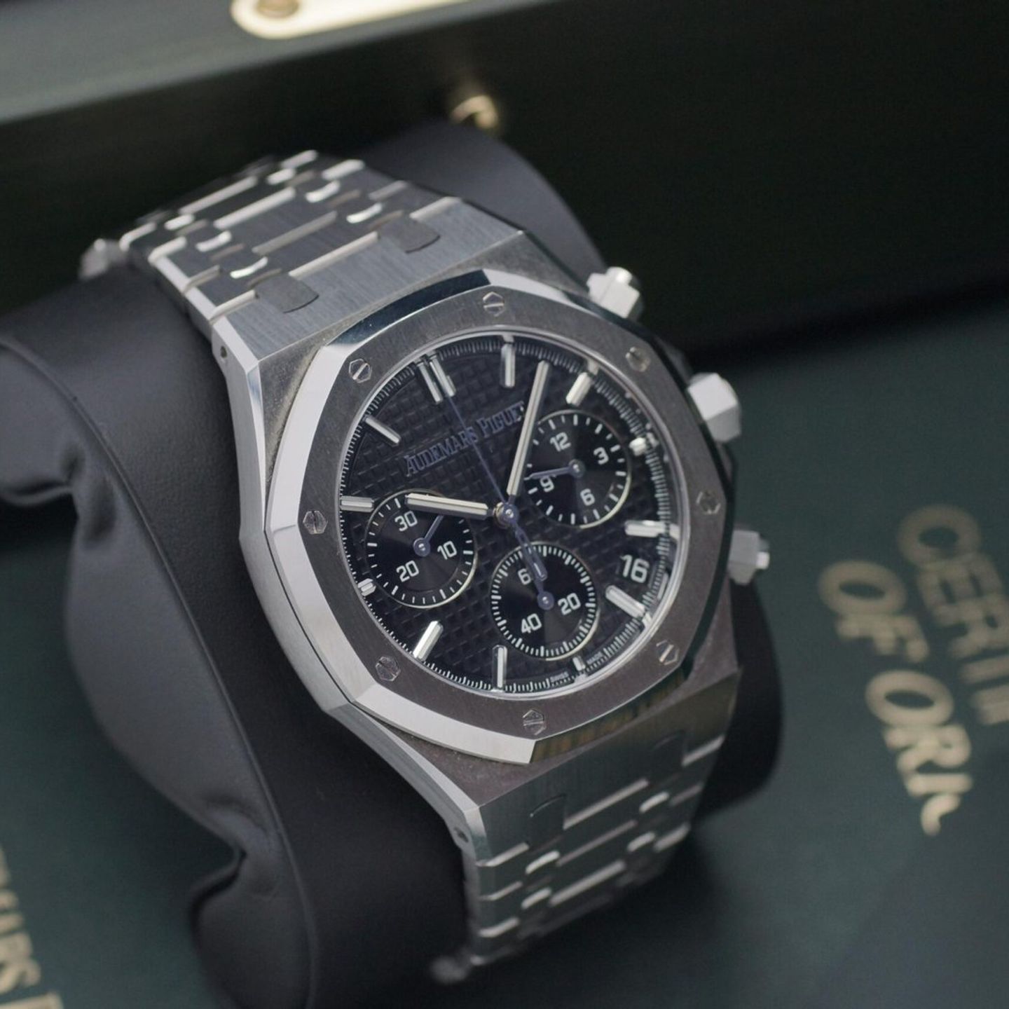 Audemars Piguet Royal Oak Chronograph 26240ST (2022) - Black dial 41 mm Steel case (1/8)