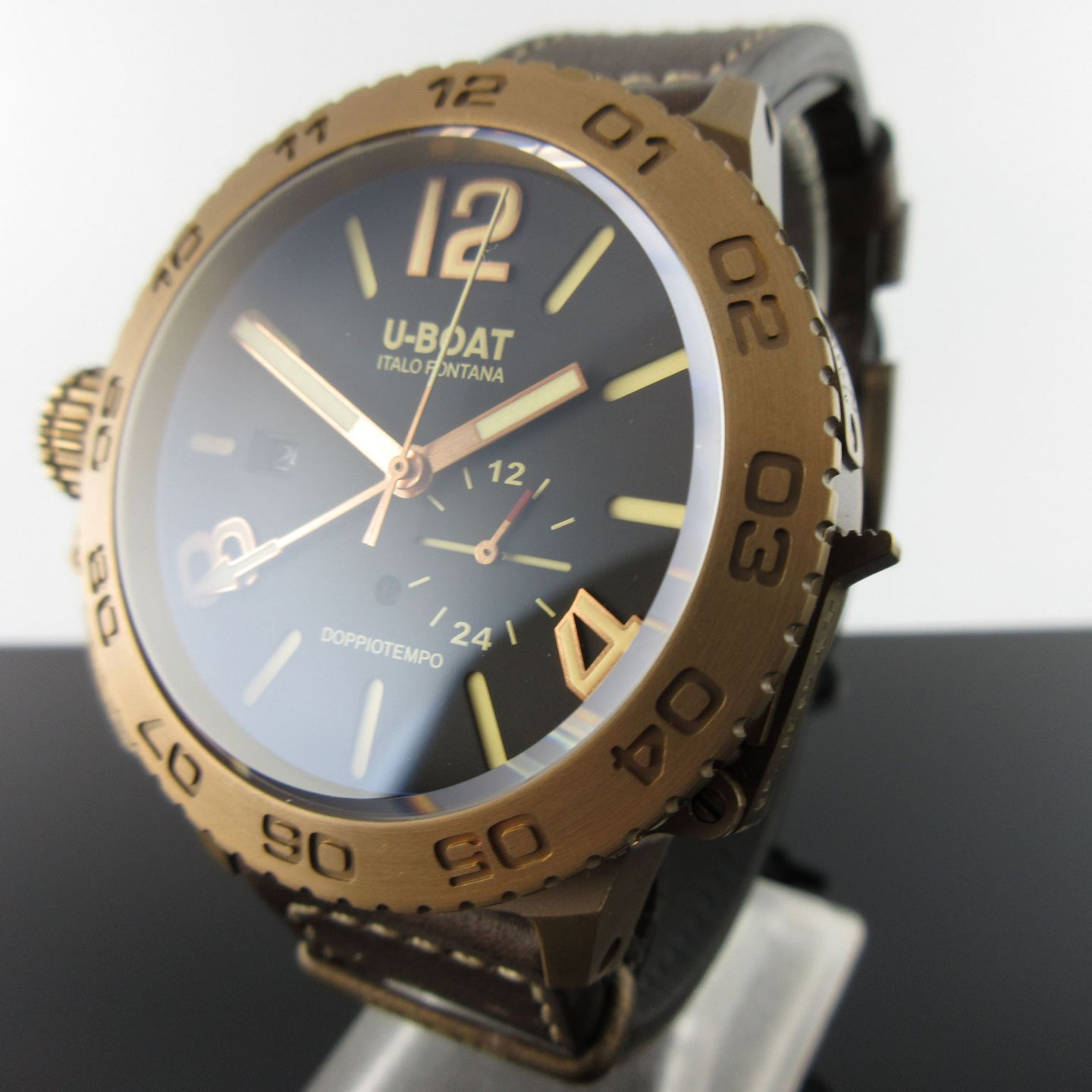 U-Boat Classico 9008 (2024) - Black dial 47 mm Bronze case (1/8)