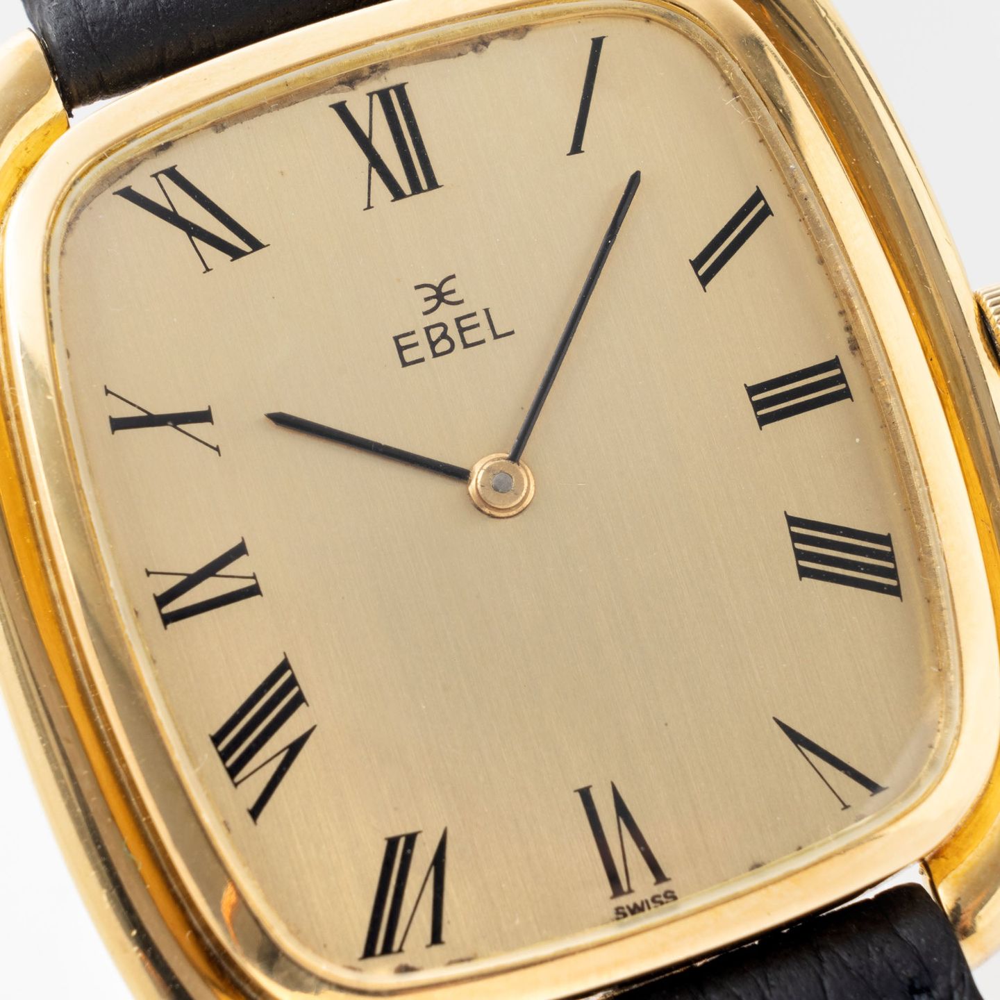 Ebel Vintage Unknown (1970) - Champagne dial 35 mm Yellow Gold case (3/8)