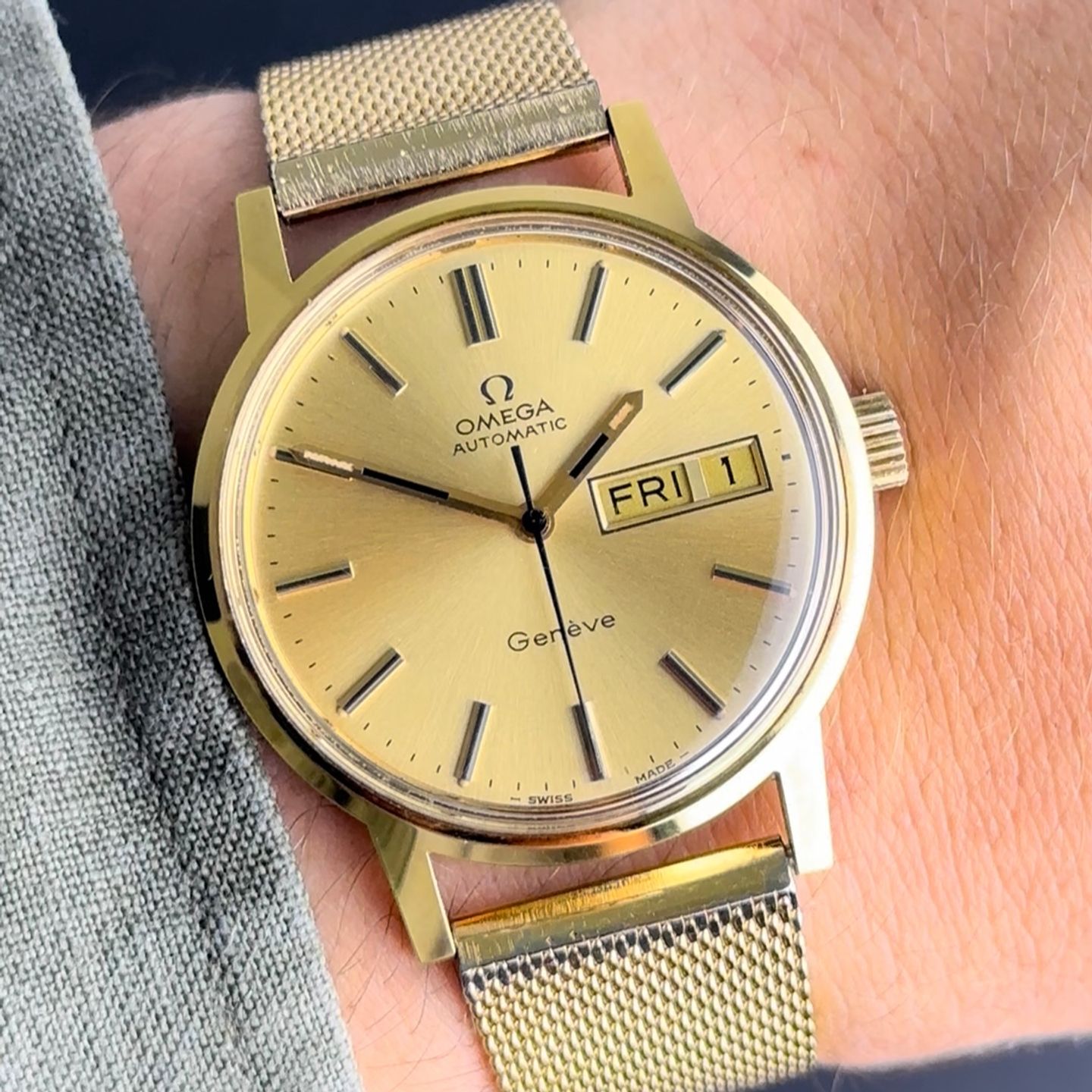 Omega Genève 166.0117 (1972) - Gold dial 35 mm Gold/Steel case (2/8)