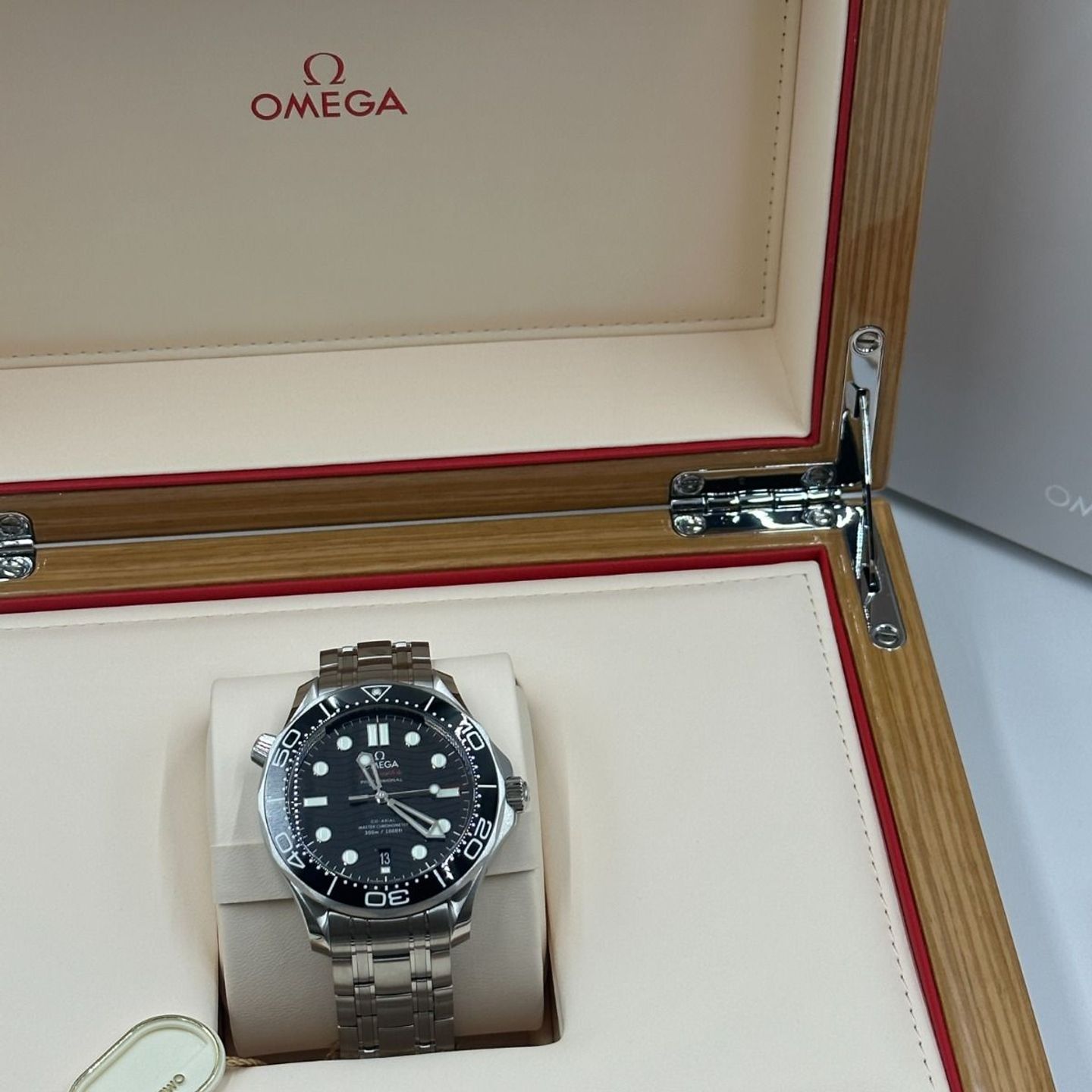 Omega Seamaster Diver 300 M 210.30.42.20.01.001 (2023) - Zwart wijzerplaat 42mm Staal (5/8)