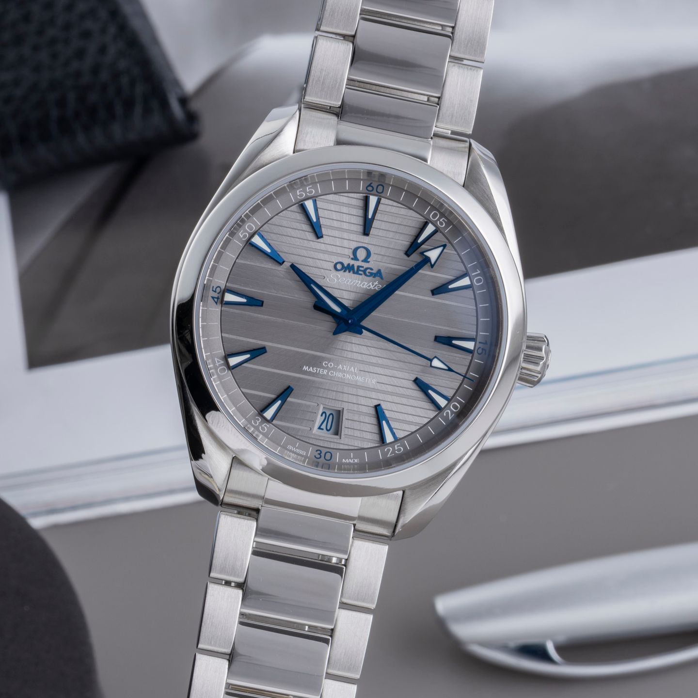 Omega Seamaster Aqua Terra 220.10.41.21.06.001 (Unknown (random serial)) - Grey dial 41 mm Steel case (3/8)