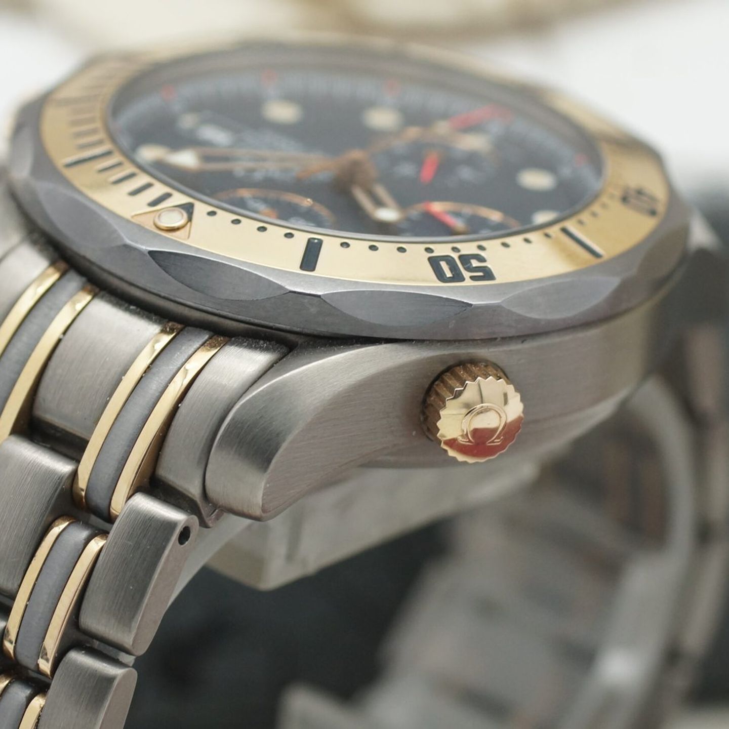 Omega Seamaster Diver 300 M 2296.80.00 (1994) - Blue dial 42 mm Titanium case (6/8)