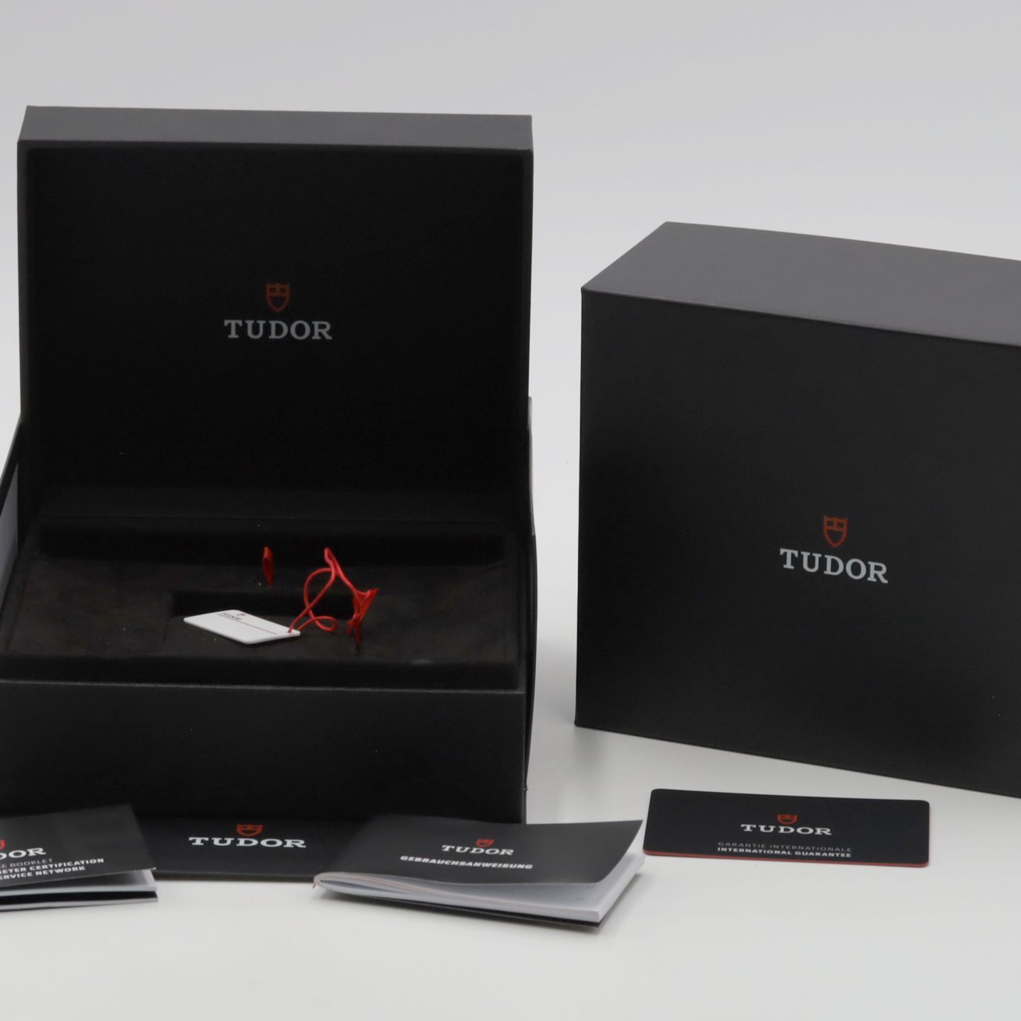 Tudor Black Bay GMT 79833MN - (8/8)