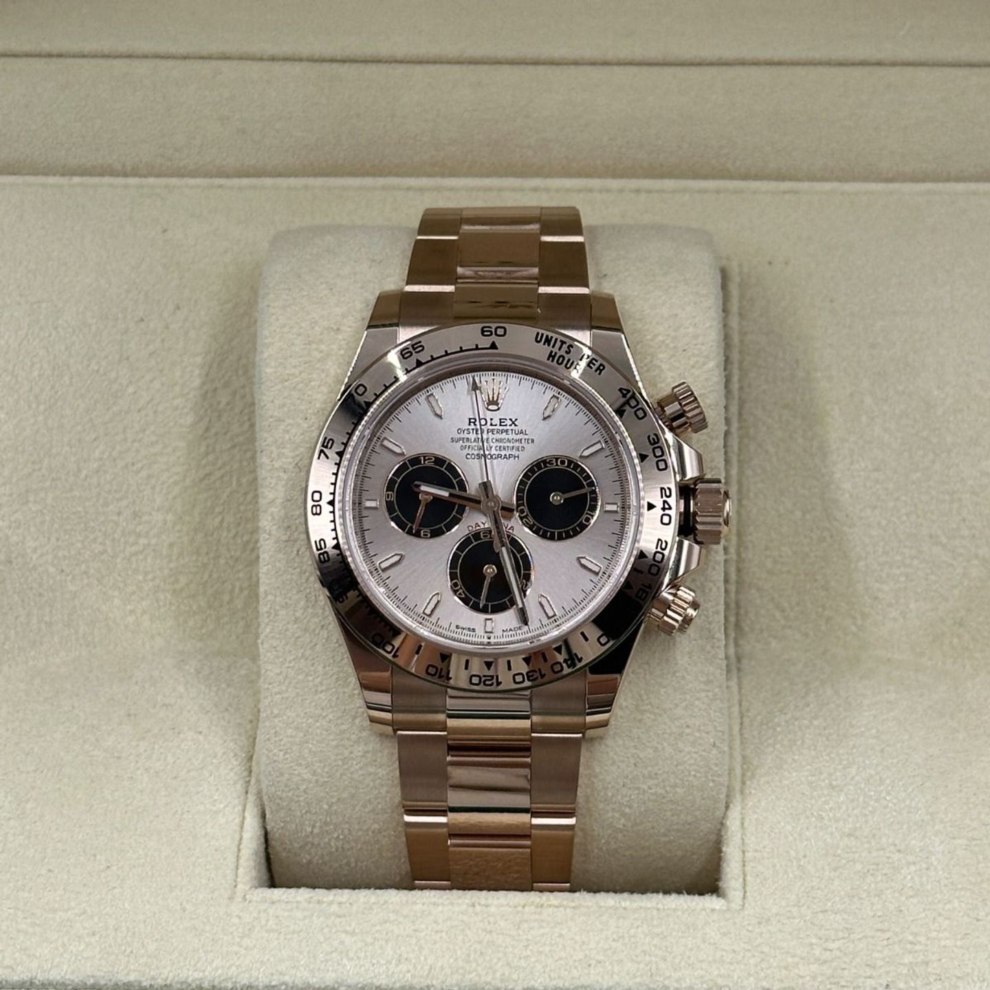 Rolex Daytona 126505 (2024) - Pink dial 40 mm Rose Gold case (5/8)