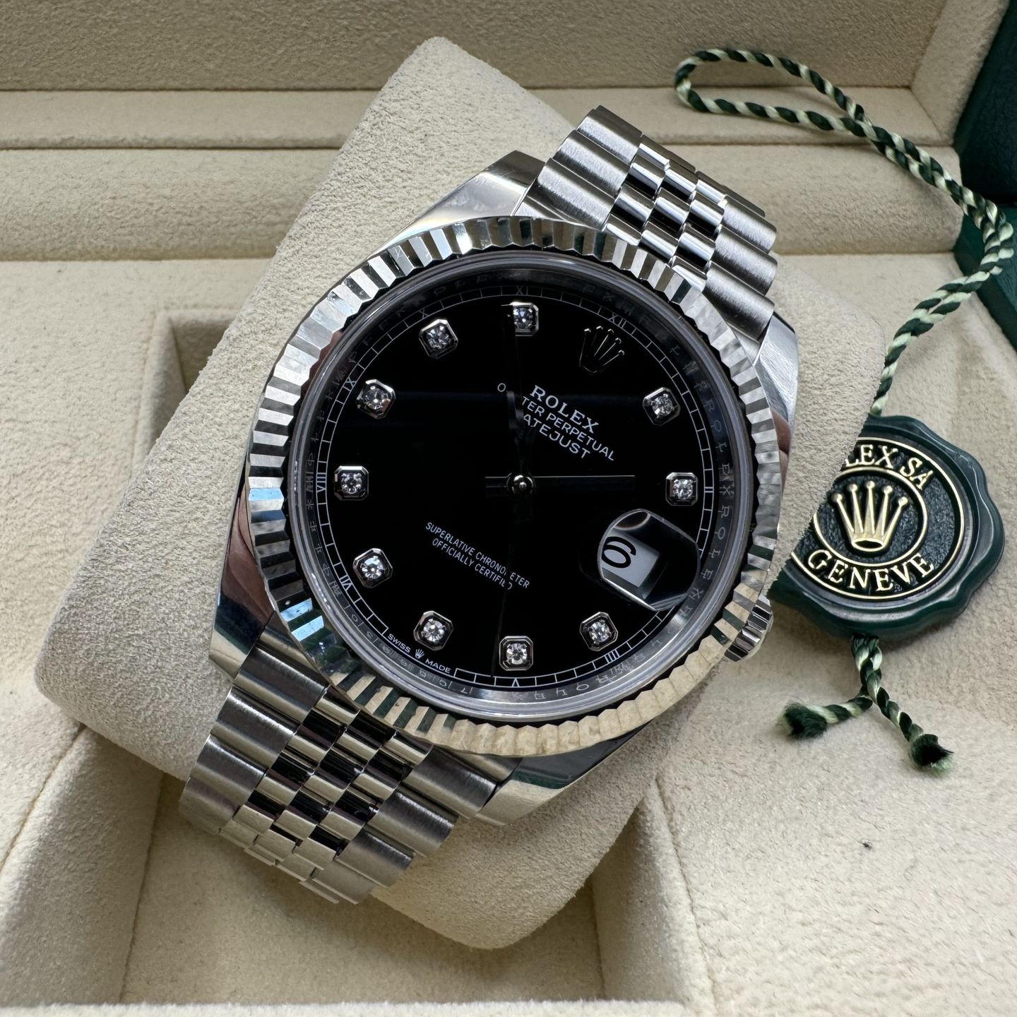 Rolex Datejust 41 126334 (2022) - Zwart wijzerplaat 41mm Staal (3/8)