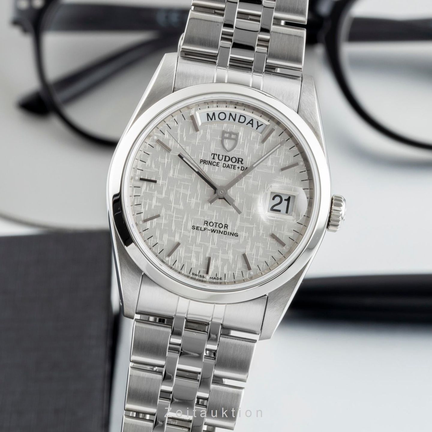 Tudor Prince Date 76200 - (1/8)