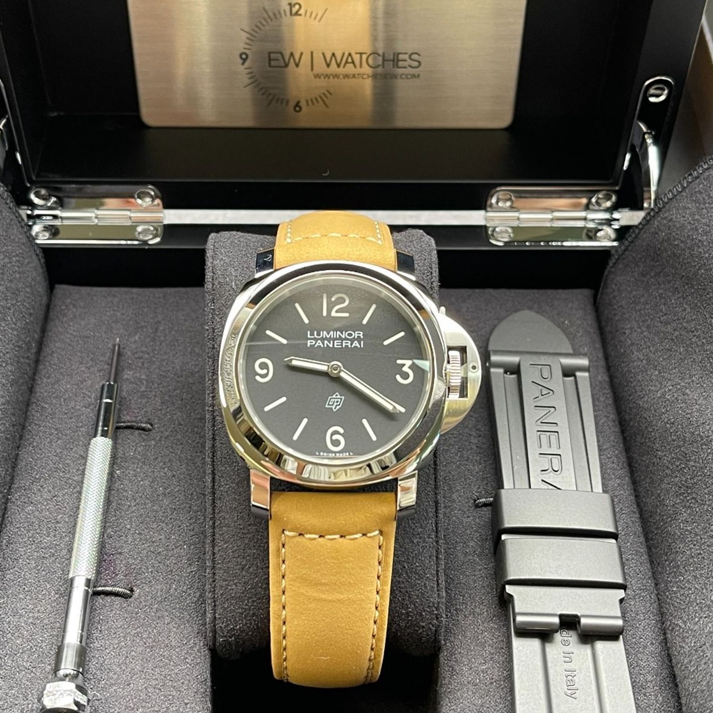 Panerai Luminor Base Logo PAM01086 (2024) - Zwart wijzerplaat 44mm Staal (5/8)