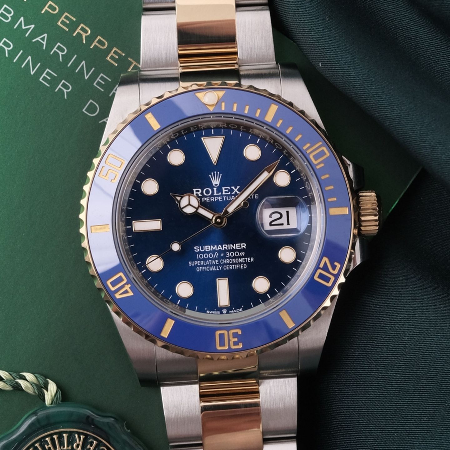 Rolex Submariner Date 126613LB (2021) - 41 mm Gold/Steel case (5/8)