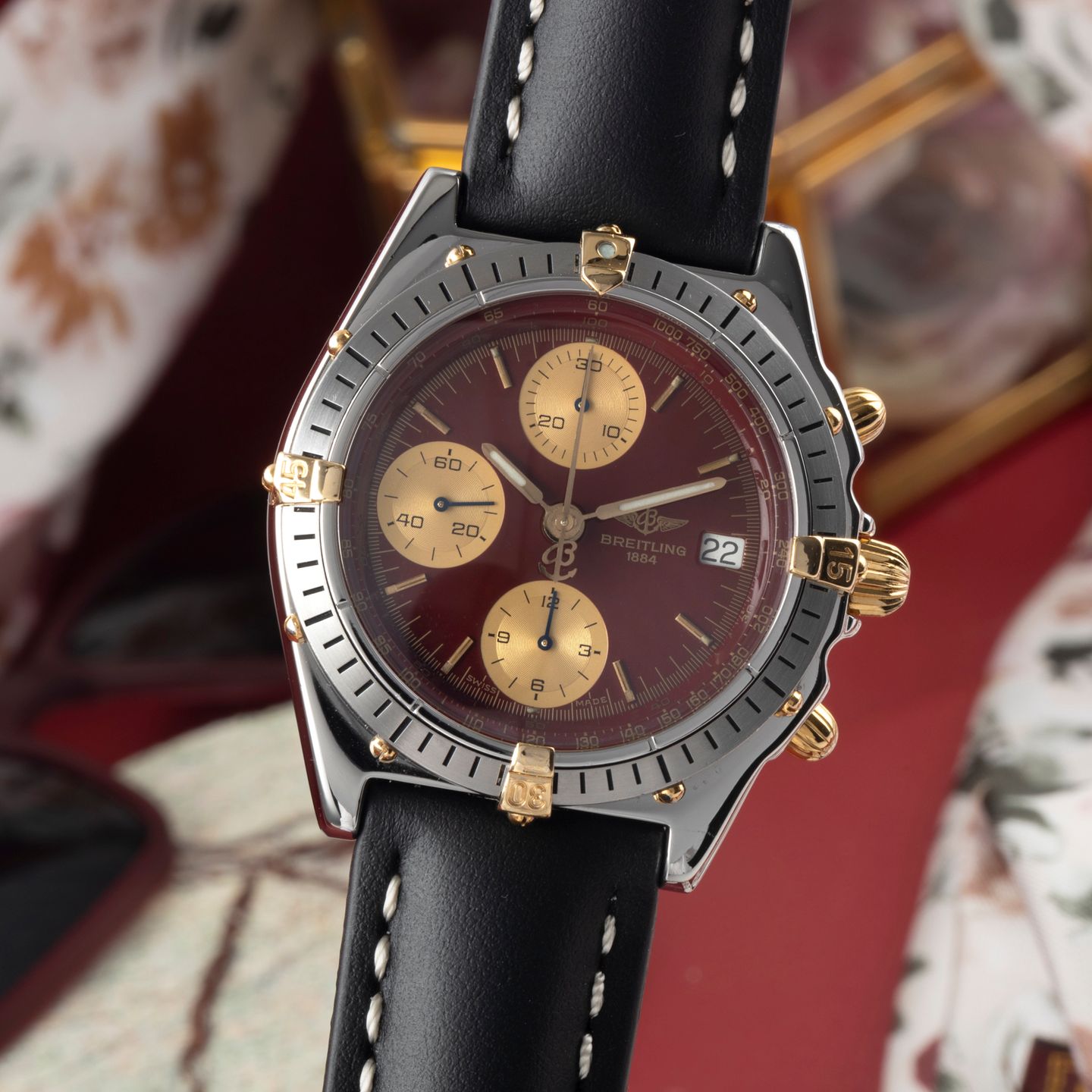 Breitling Chronomat B13047 (1992) - Red dial 45 mm Steel case (3/8)