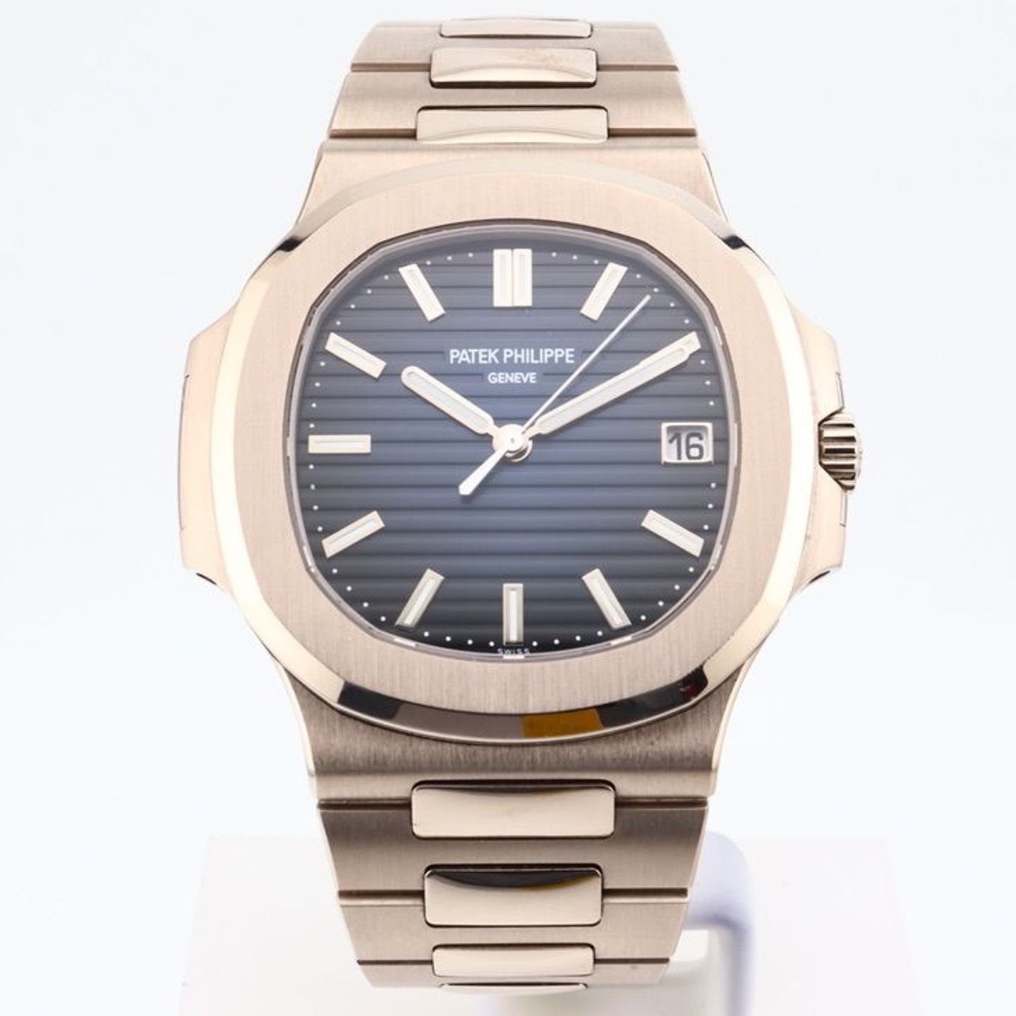 Patek Philippe Nautilus 5811/1G-001 (2023) - Blue dial 41 mm White Gold case (1/1)