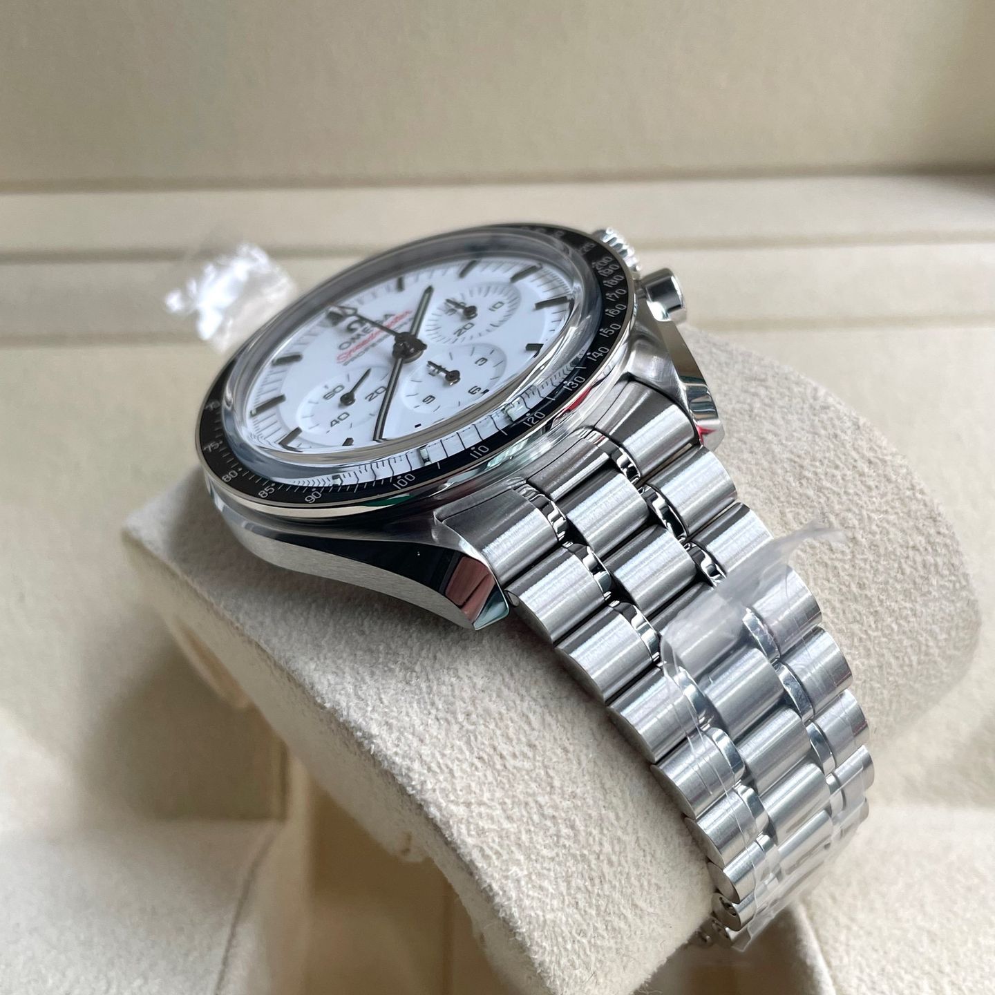Omega Speedmaster Professional Moonwatch 310.30.42.50.04.001 (2024) - White dial 42 mm Steel case (2/6)