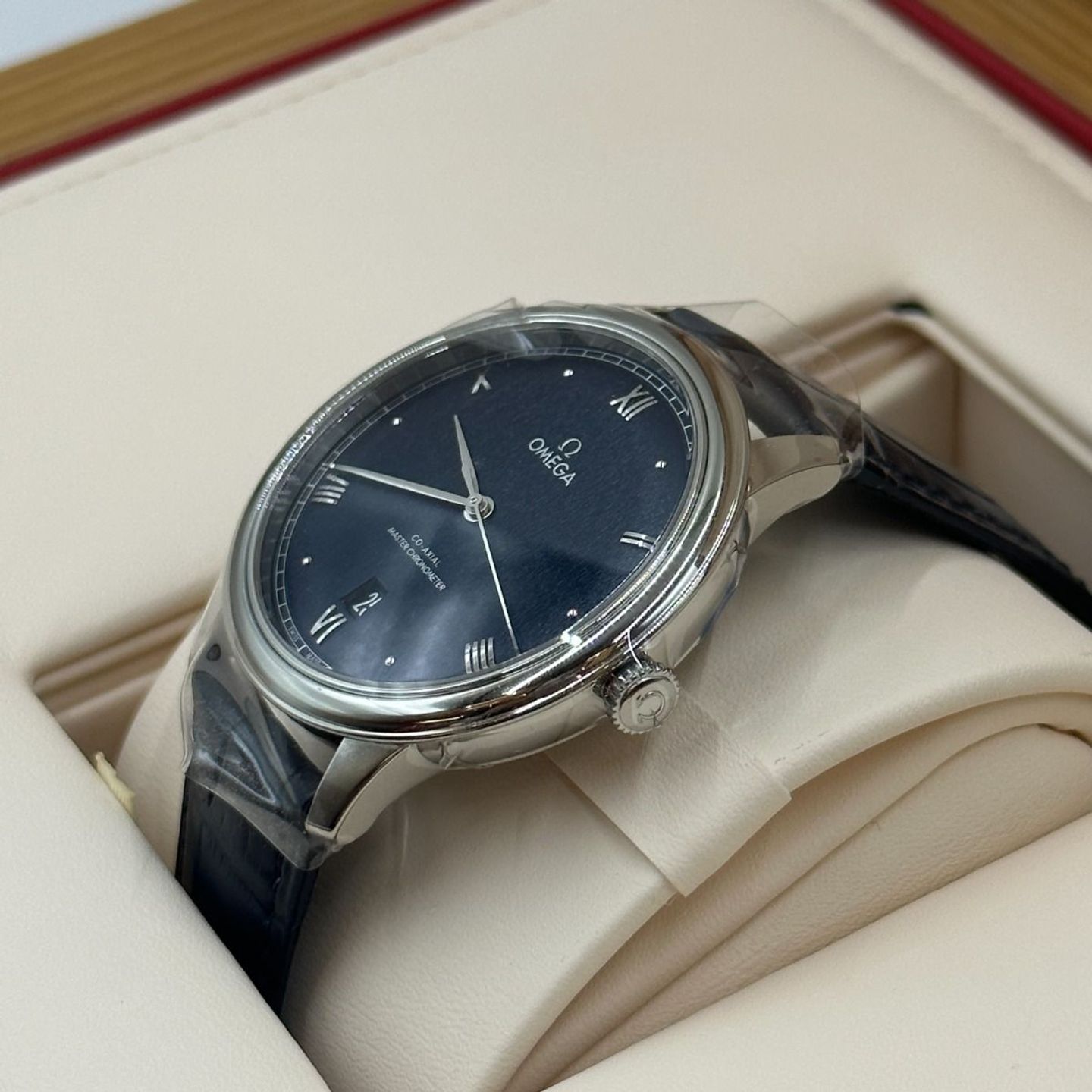 Omega De Ville 434.13.40.20.03.001 (2024) - Blue dial 40 mm Steel case (6/8)