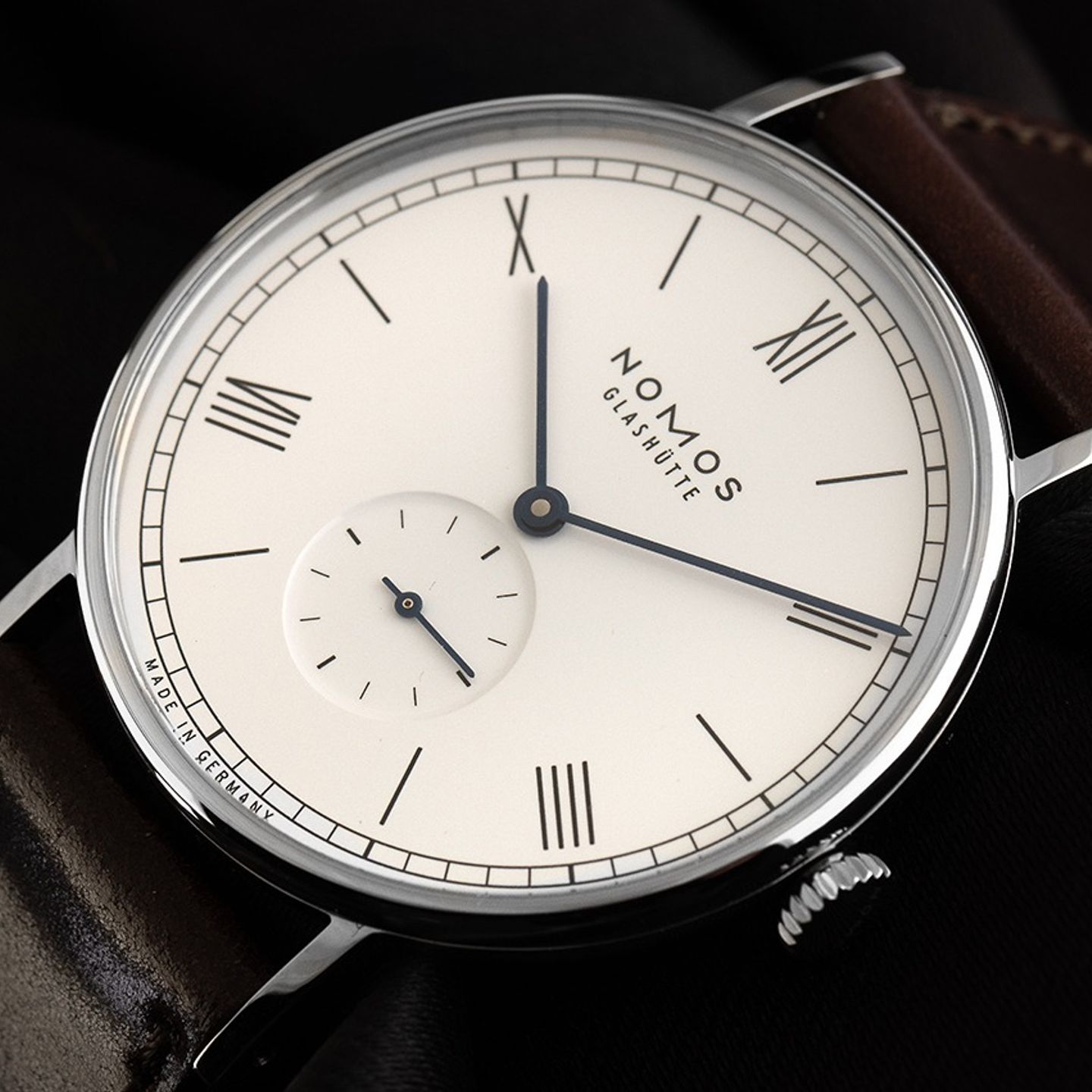 NOMOS Ludwig 38 236 (2026) - White dial 38 mm Steel case (3/7)