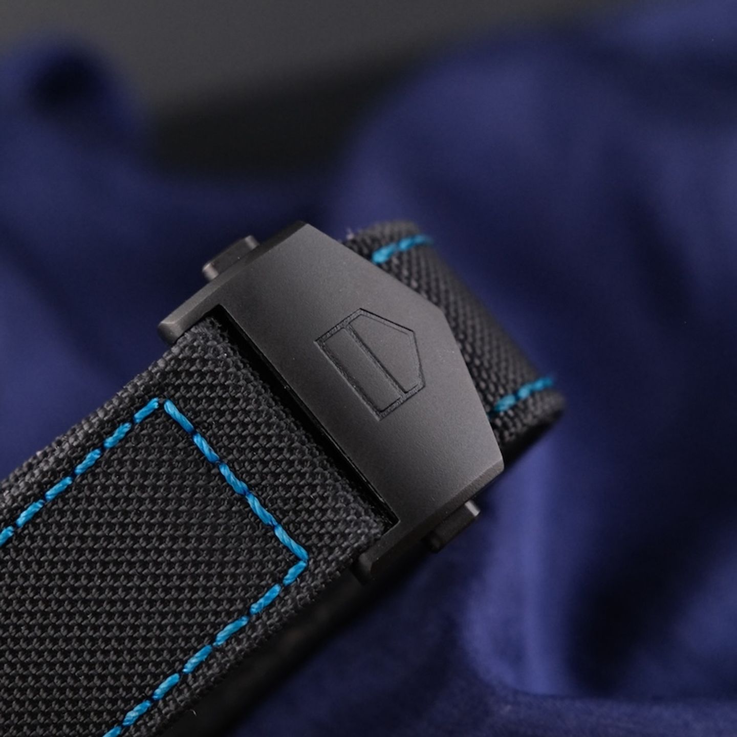 TAG Heuer Monza CR5090.FN6001 (2023) - Black dial 42 mm Carbon case (8/8)