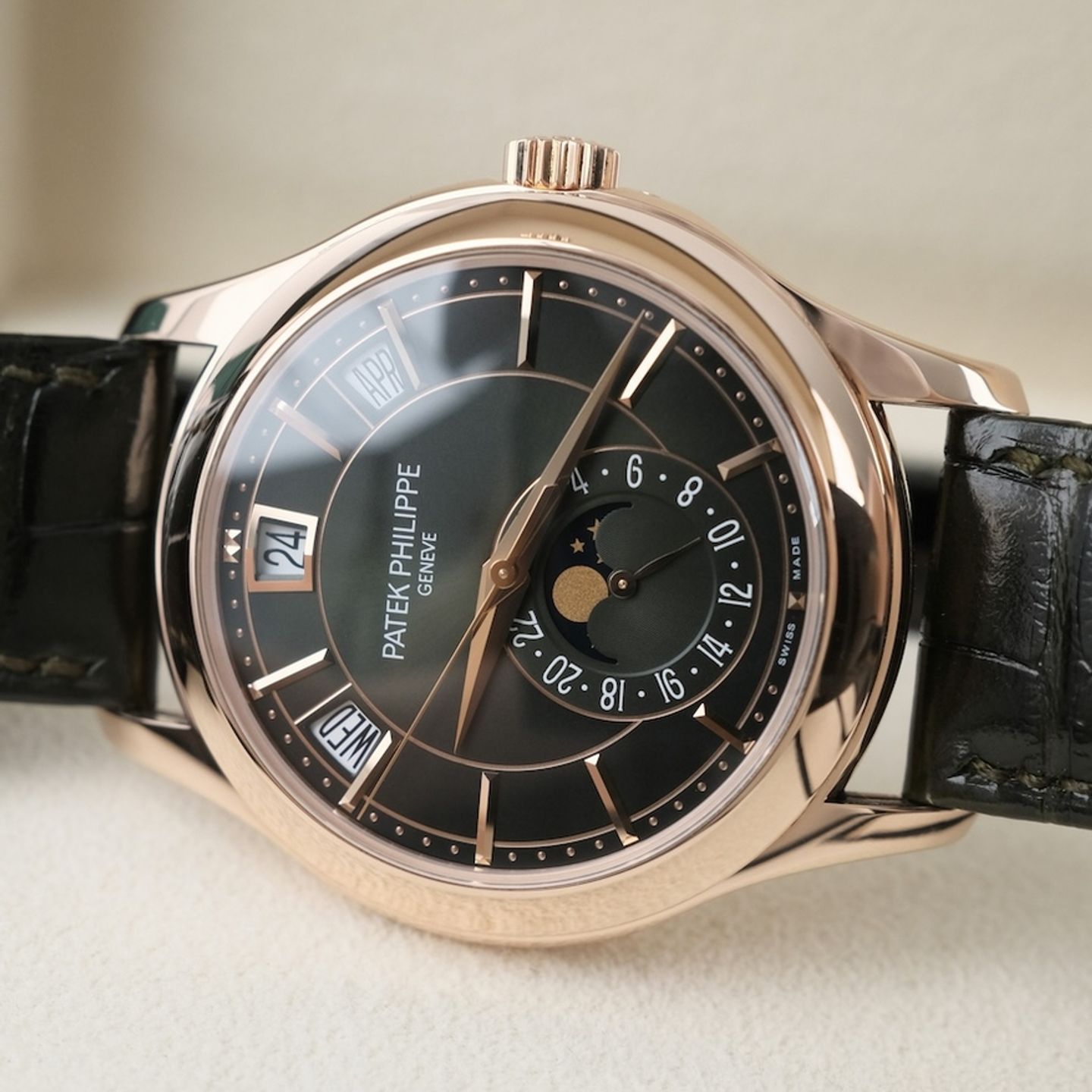 Patek Philippe Annual Calendar 5205R-011 - (1/8)