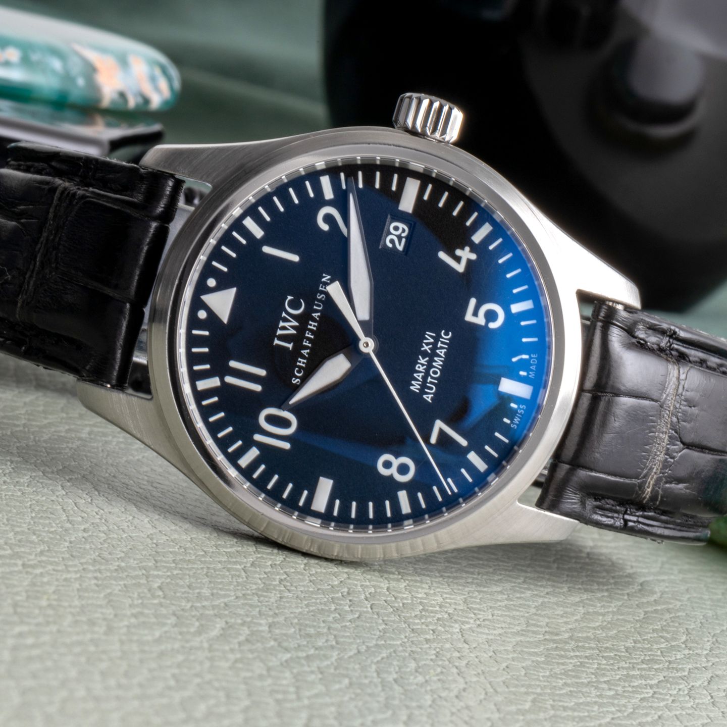 IWC Pilot Mark IW325501 (Onbekend (willekeurig serienummer)) - Zwart wijzerplaat 39mm Staal (2/8)