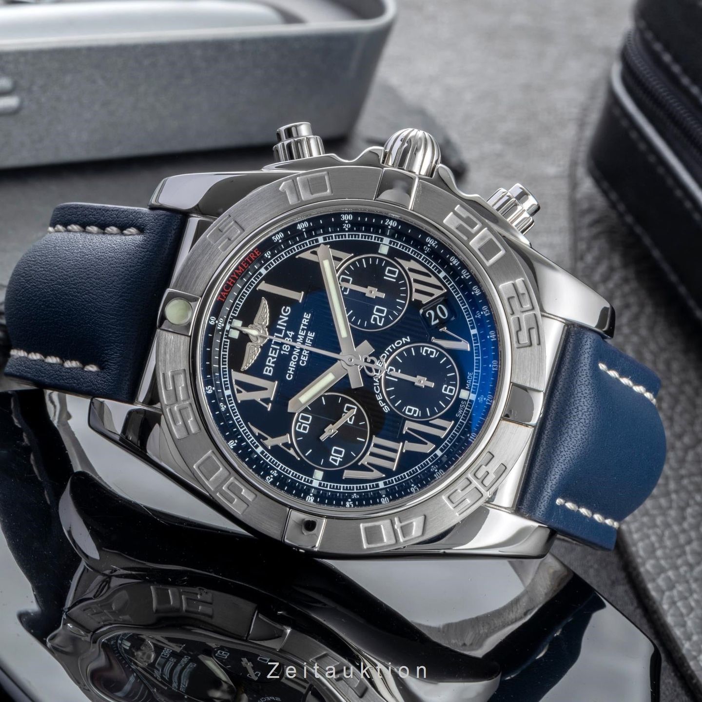 Breitling Chronomat 44 AB0110 (2010) - Zwart wijzerplaat 44mm Staal (2/8)