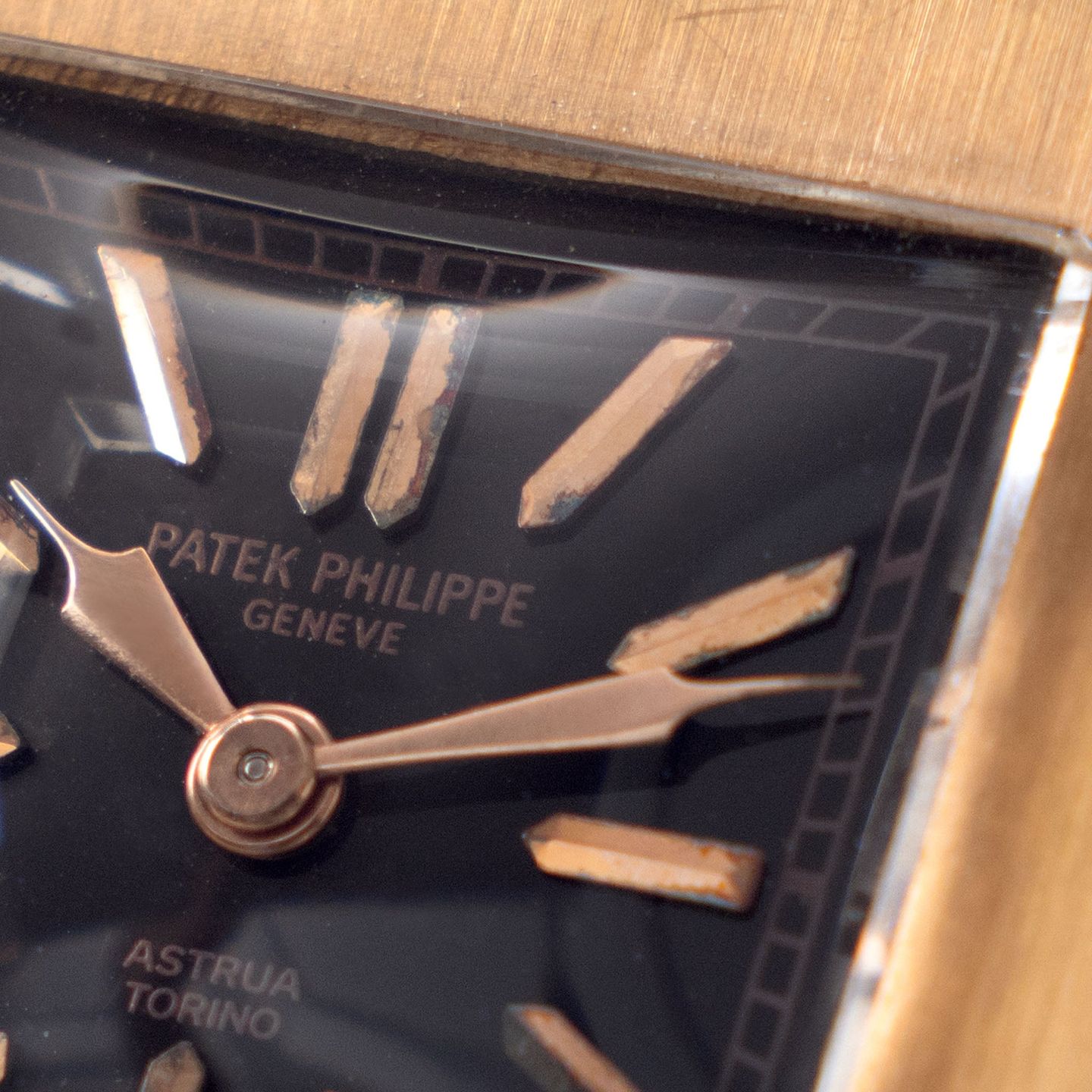 Patek Philippe Golden Ellipse 5738/1R-001 (Unknown (random serial)) - Black dial 35 mm Rose Gold case (4/8)