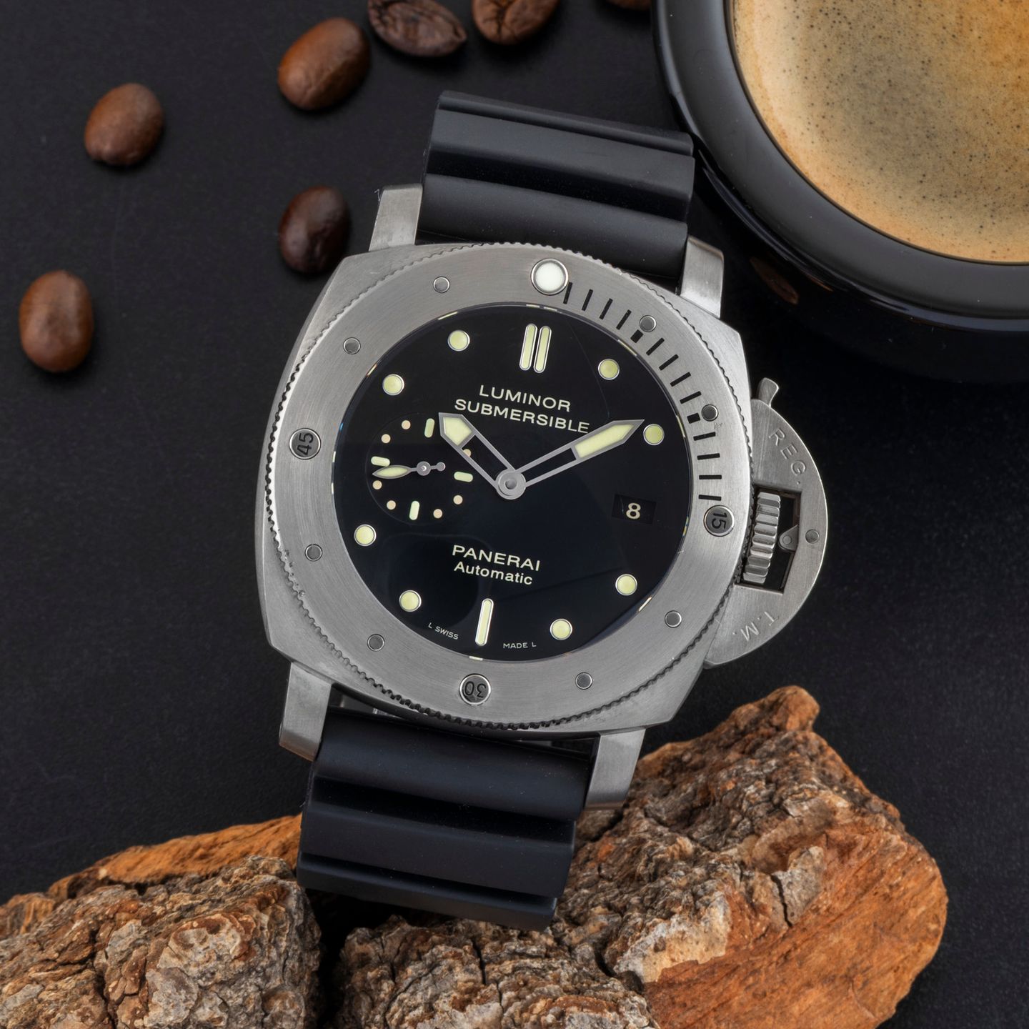 Panerai Luminor Submersible 1950 3 Days Automatic PAM00305 (Onbekend (willekeurig serienummer)) - Zwart wijzerplaat 47mm Titanium (1/8)