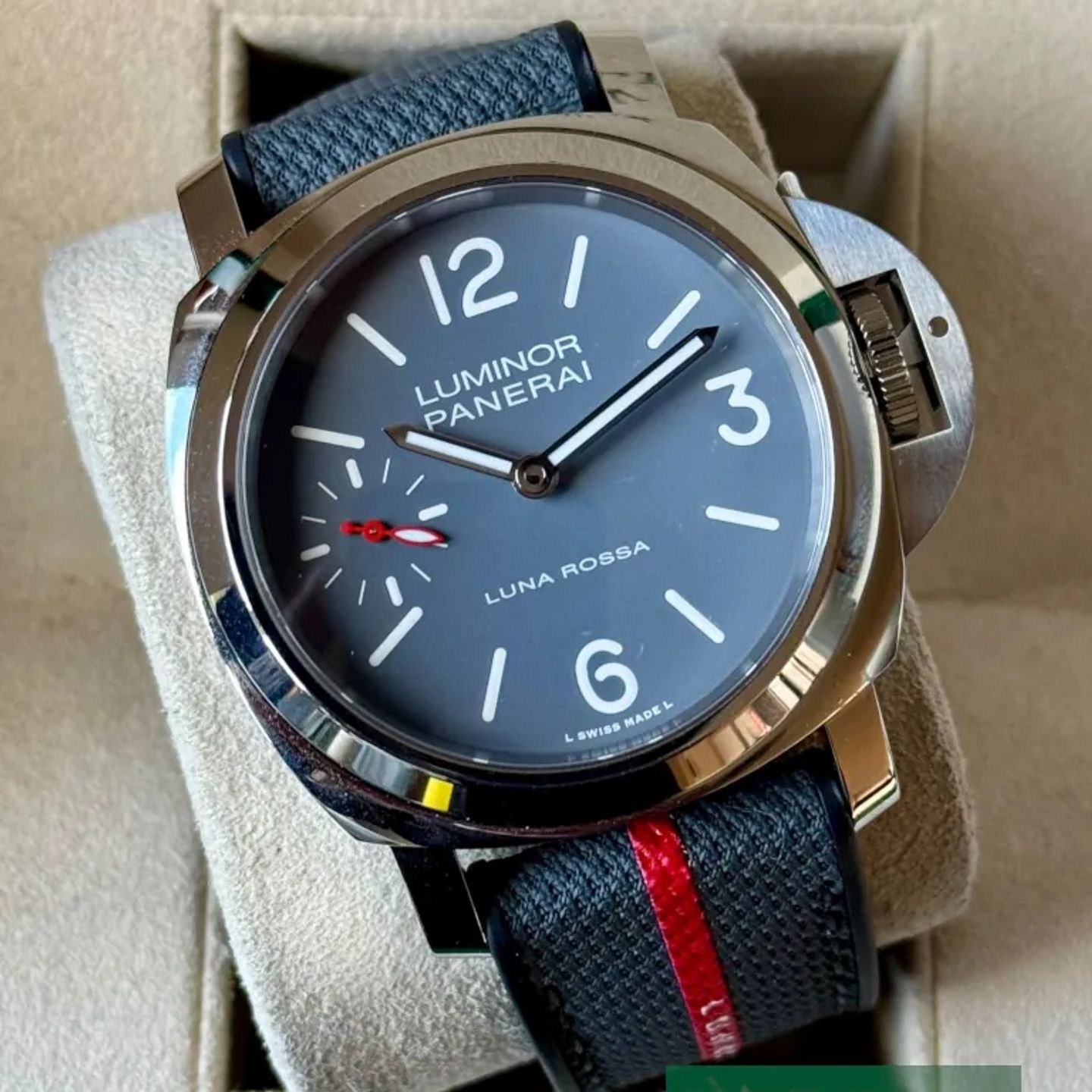 Panerai Luminor Base Logo PAM01653 (2026) - 44mm Staal (1/6)