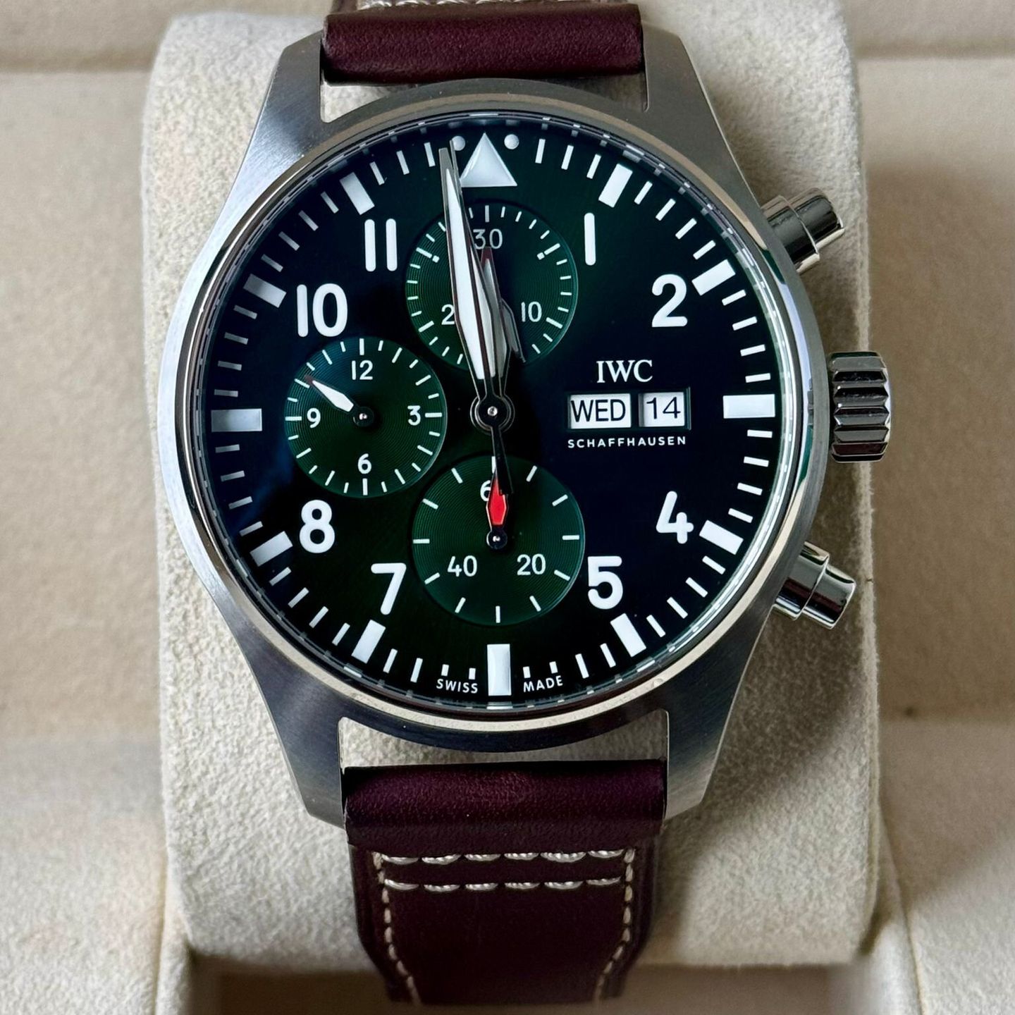 IWC Pilot Chronograph IW378005 (2024) - Groen wijzerplaat 43mm Staal (2/7)