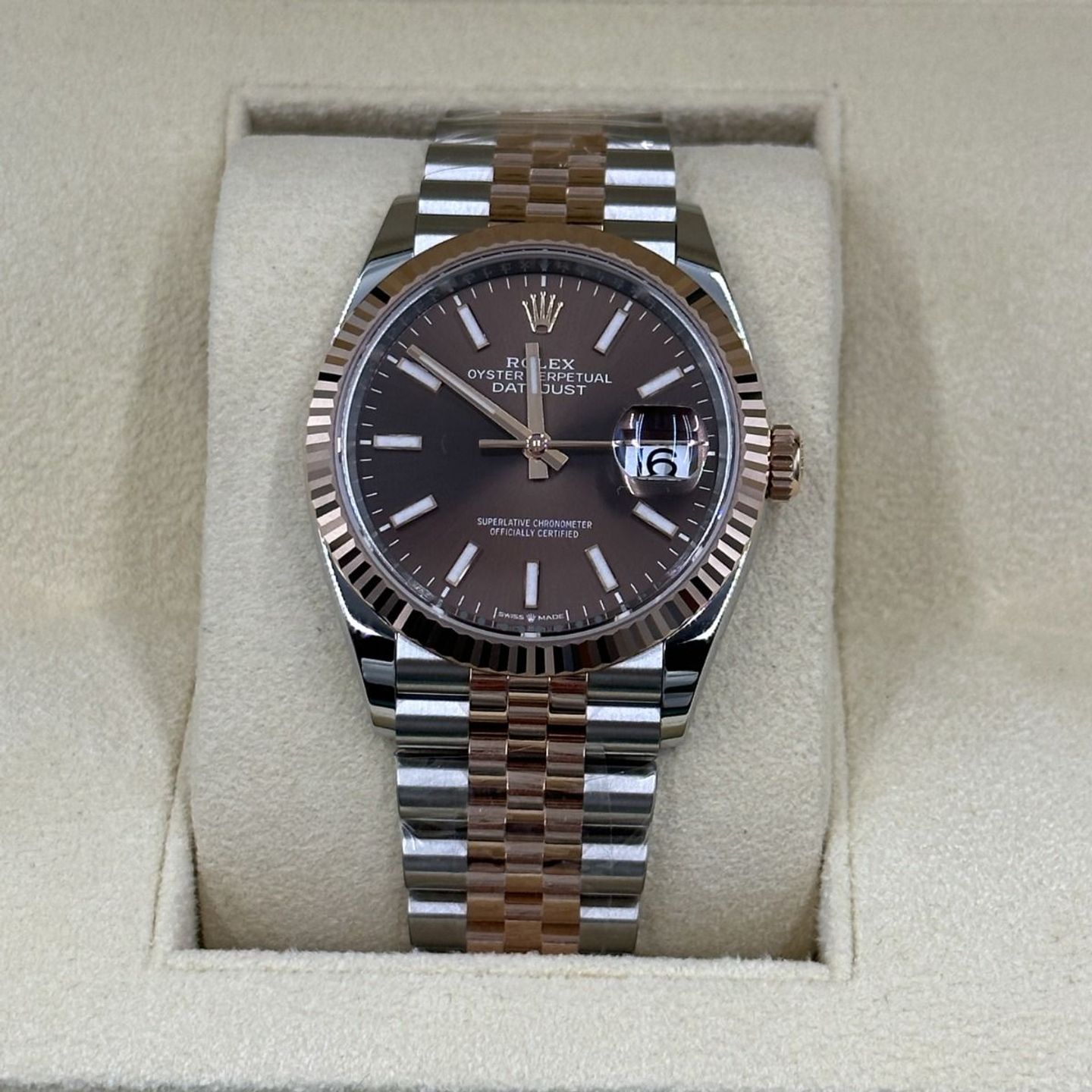 Rolex Datejust 36 126231 (2024) - Brown dial 36 mm Gold/Steel case (4/8)