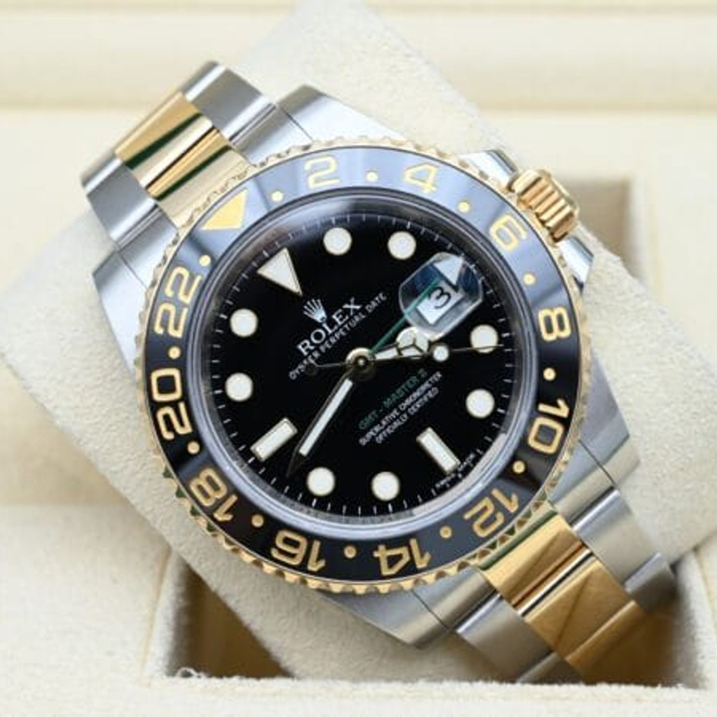 Rolex GMT-Master II 116713LN (2015) - Black dial 40 mm Gold/Steel case (1/7)