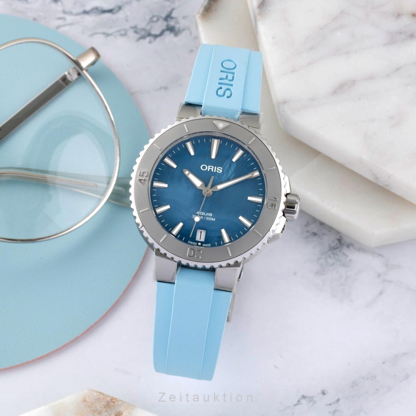 Oris Aquis 01 733 7770 4155-07 4 18 65FC (Unknown (random serial)) - Pearl dial 37 mm Steel case (3/8)
