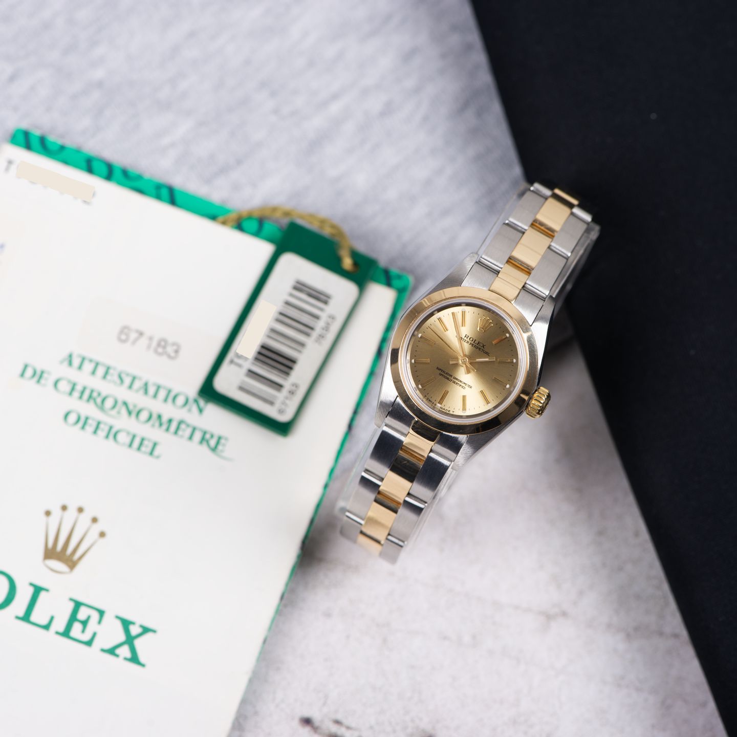 Rolex Oyster Perpetual 67183 (1996) - Champagne wijzerplaat 26mm Goud/Staal (2/8)