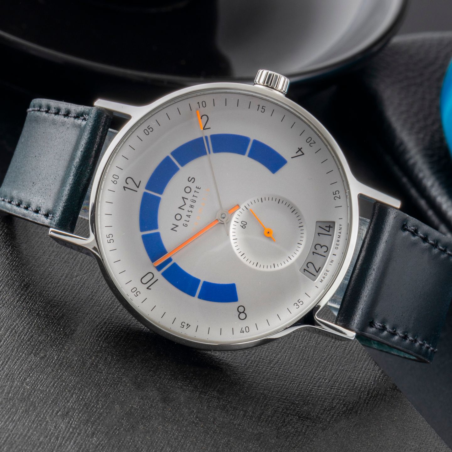 NOMOS Autobahn 1303 - (2/8)