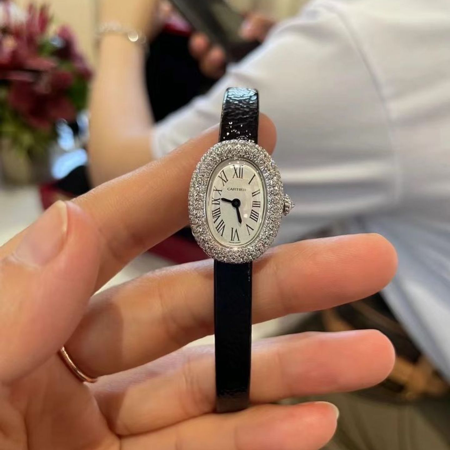 Cartier Baignoire WJBA0050 (2025) - Silver dial Unknown White Gold case (3/8)