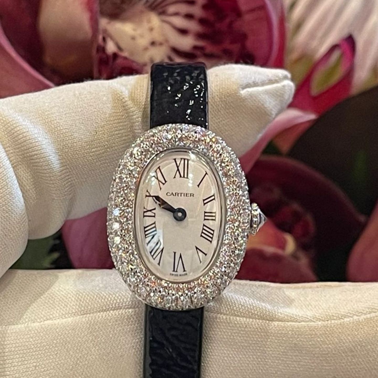 Cartier Baignoire WJBA0050 (2025) - Silver dial Unknown White Gold case (2/8)