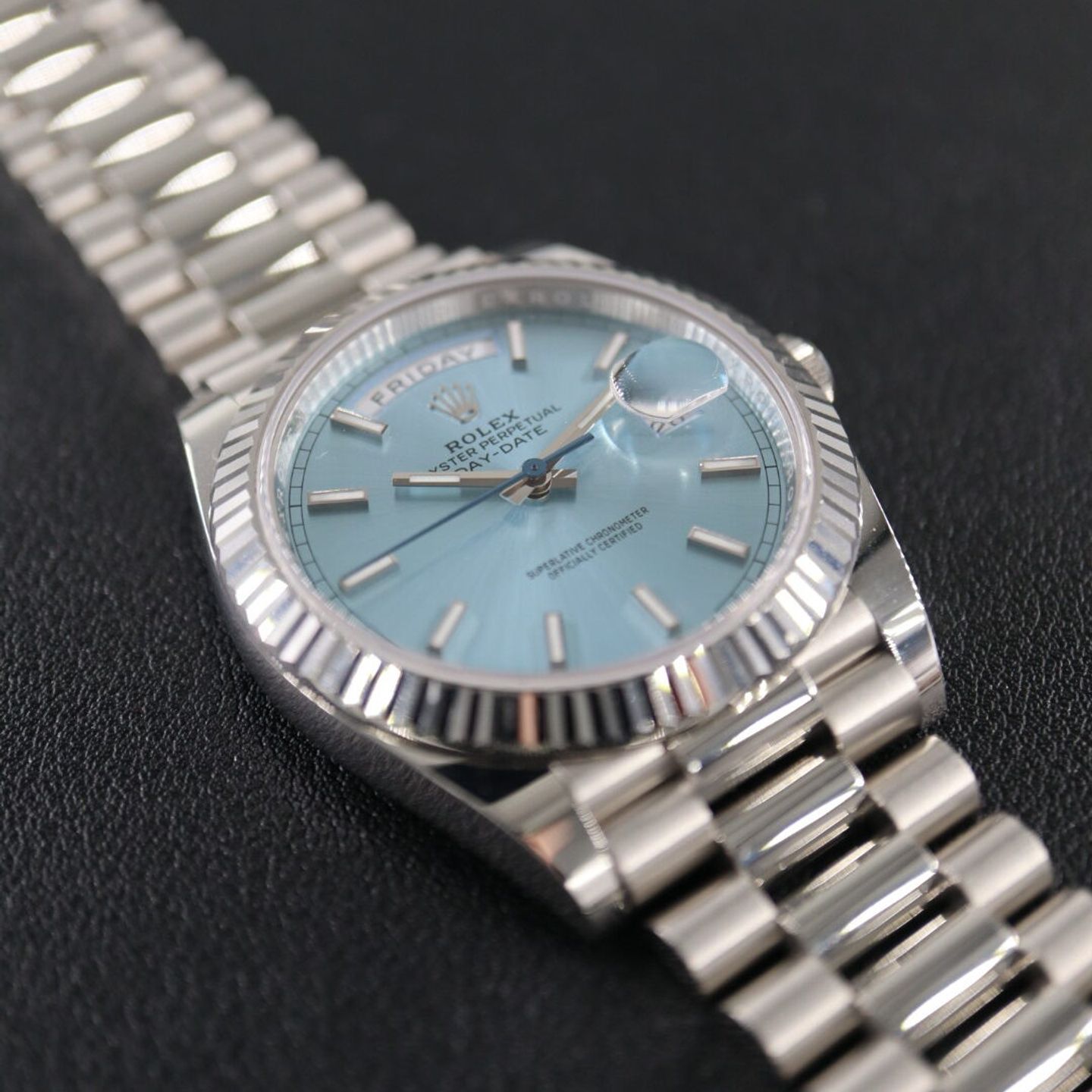 Rolex Day-Date 40 228236 (2024) - Blue dial 40 mm Platinum case (4/8)