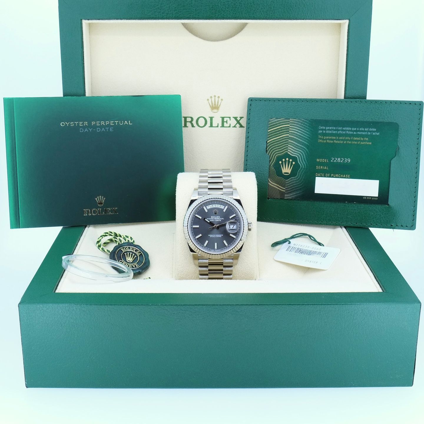 Rolex Day-Date 40 228239 (2023) - Grey dial 40 mm White Gold case (4/6)