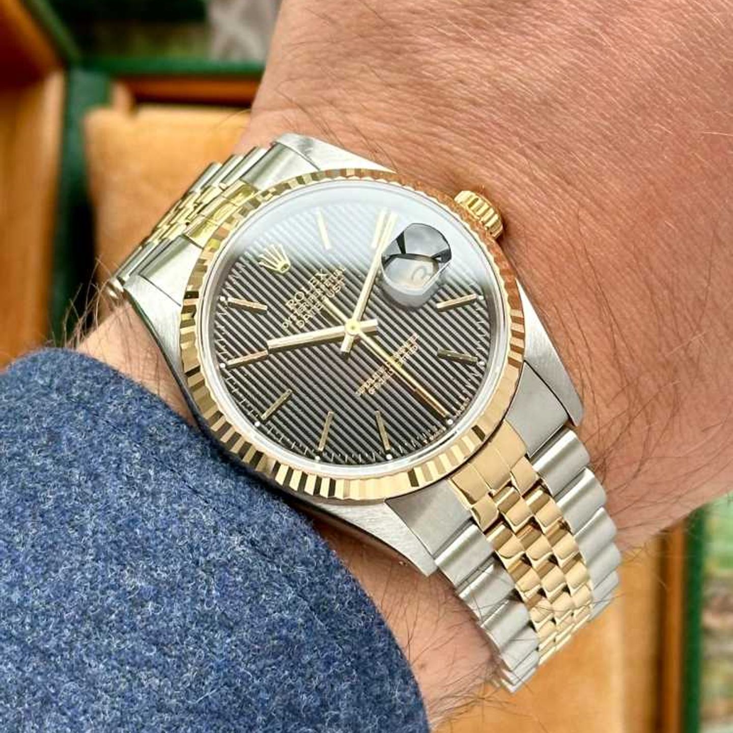 Rolex Datejust 36 16233 (1991) - Black dial 36 mm Gold/Steel case (3/8)