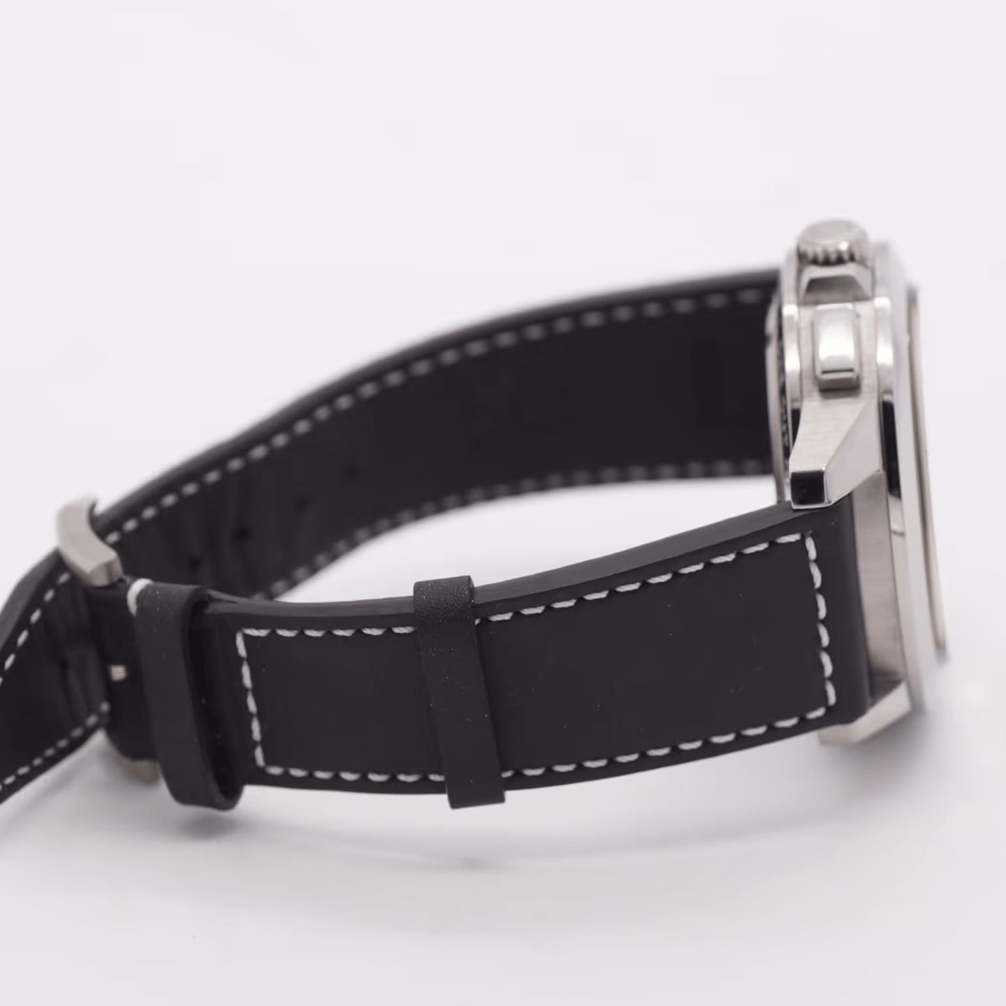 IWC Ingenieur Chronograph IW380901 (2017) - Black dial 44 mm Titanium case (7/8)