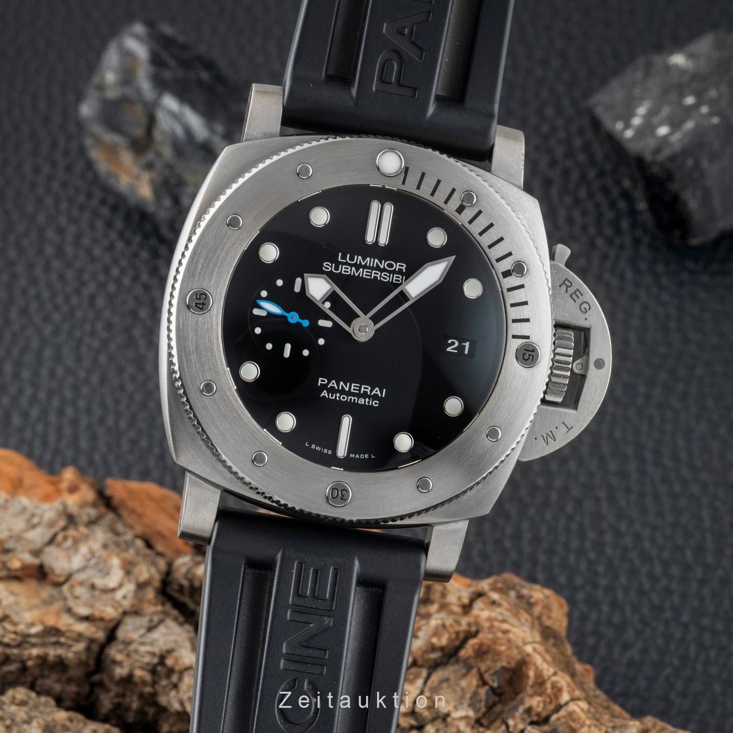 Panerai Luminor Submersible 1950 3 Days Automatic PAM01305 - (1/8)