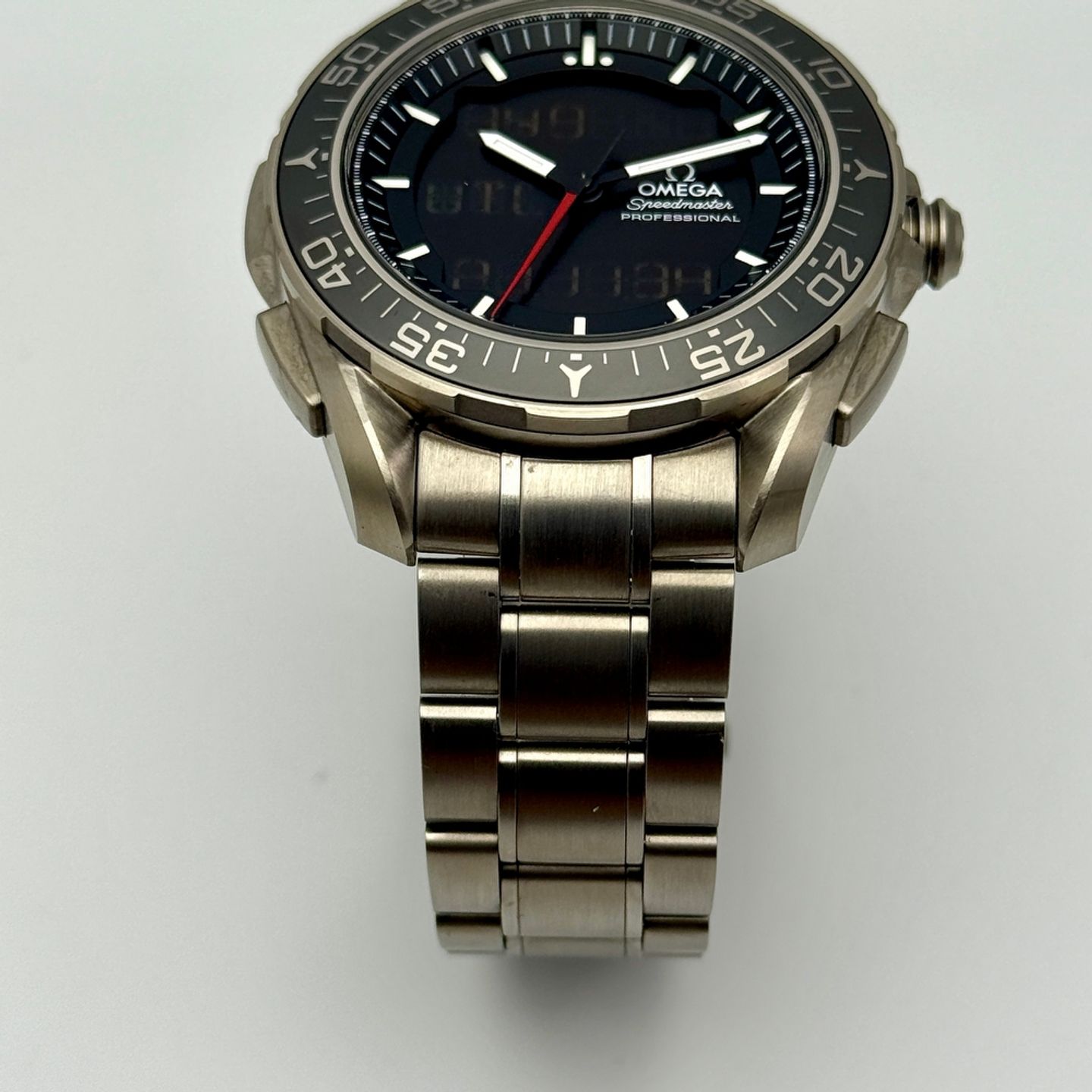 Omega Speedmaster Skywalker X-33 318.90.45.79.01.001 - (6/8)
