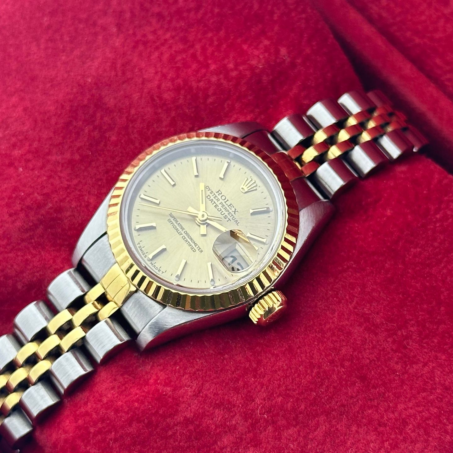 Rolex Lady-Datejust 69713 (1997) - Gold dial 26 mm Gold/Steel case (7/8)