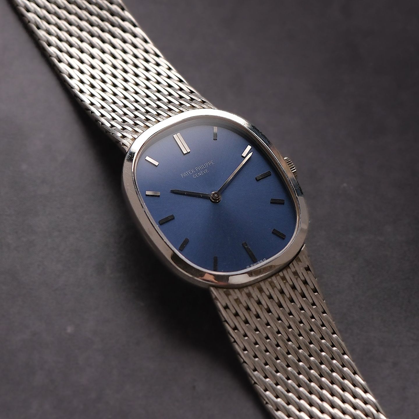 Patek Philippe Golden Ellipse 3548G - (2/6)